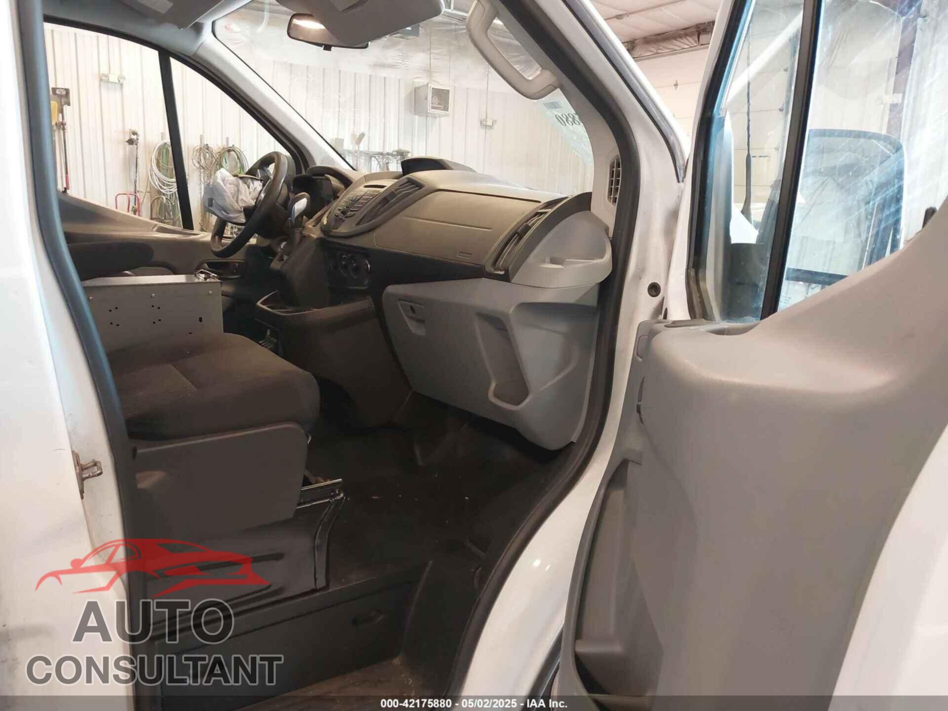 FORD TRANSIT-150 2019 - 1FTYE1YM0KKB77849
