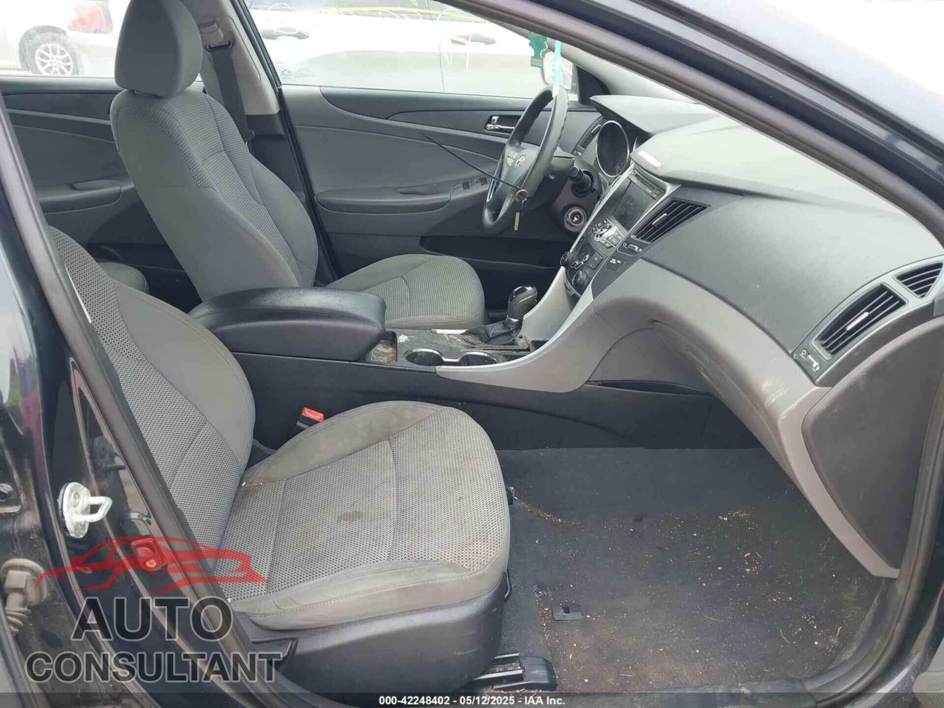 HYUNDAI SONATA 2011 - 5NPEB4AC4BH108000