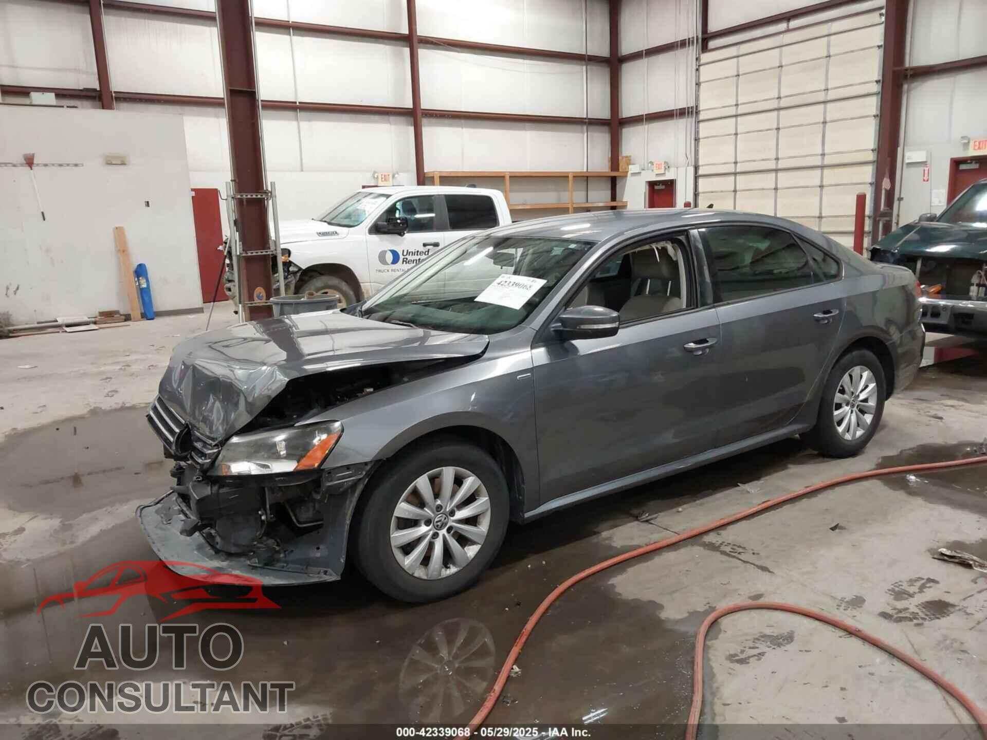 VOLKSWAGEN PASSAT 2013 - 1VWAH7A34DC148507