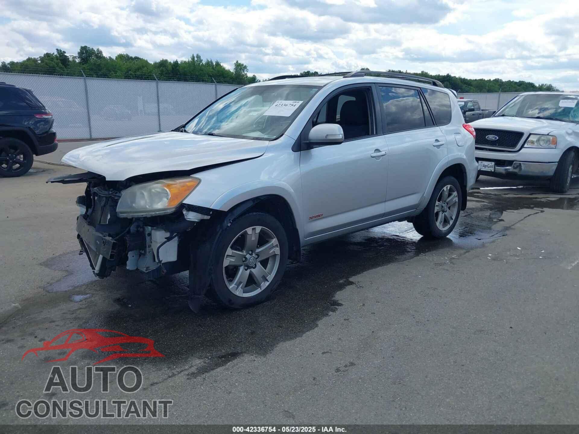 TOYOTA RAV4 2011 - JTMRF4DV8B5046216