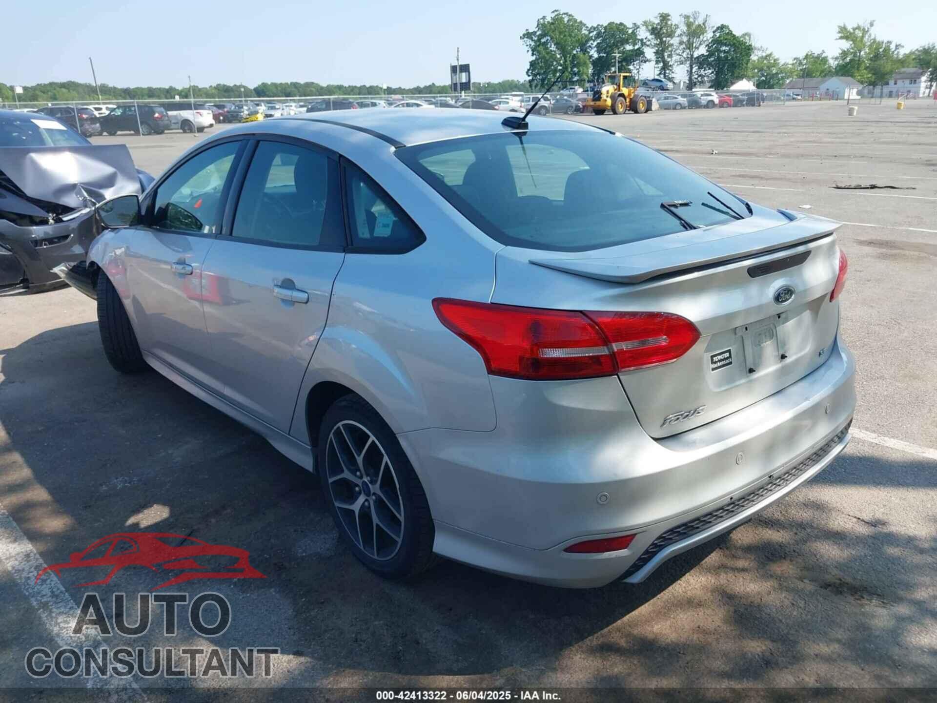 FORD FOCUS 2015 - 1FADP3F25FL381008