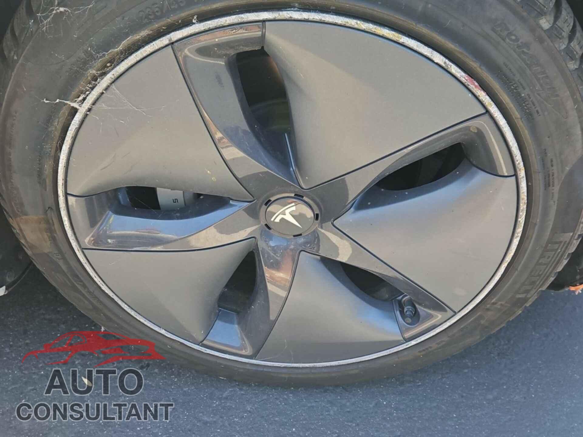 TESLA MODEL 3 2020 - 5YJ3E1EB5LF801043