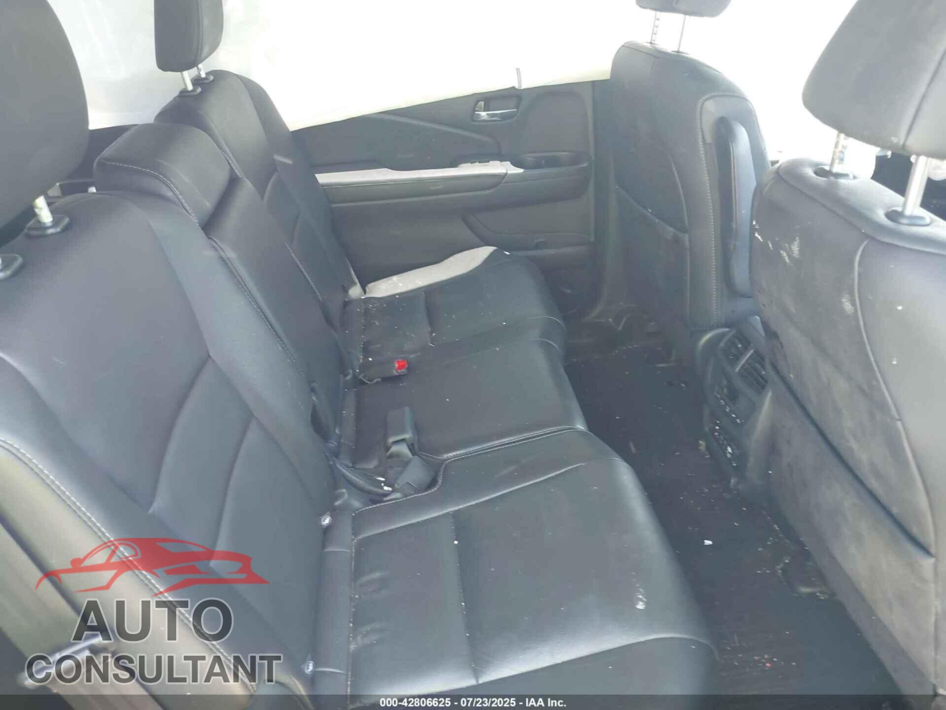 HONDA PILOT 2016 - 5FNYF6H93GB011755