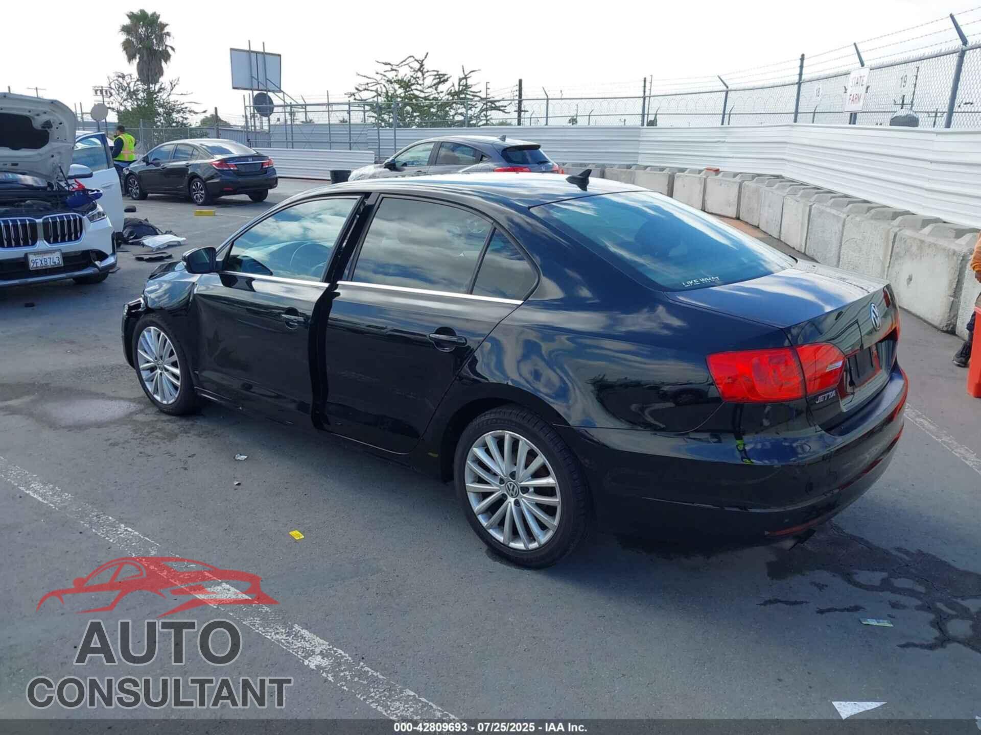 VOLKSWAGEN JETTA 2014 - 3VWLL7AJ3EM404934