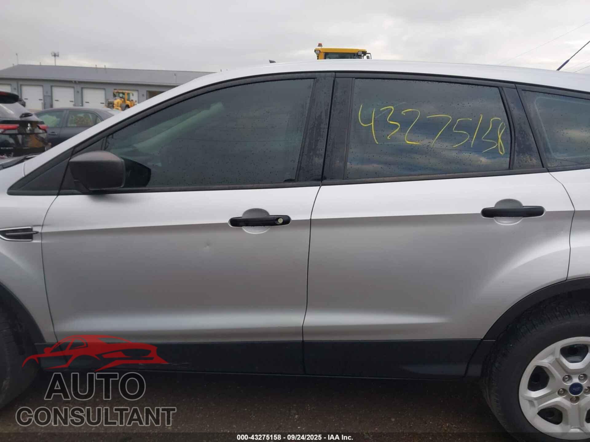 FORD ESCAPE 2017 - 1FMCU0F73HUD74169