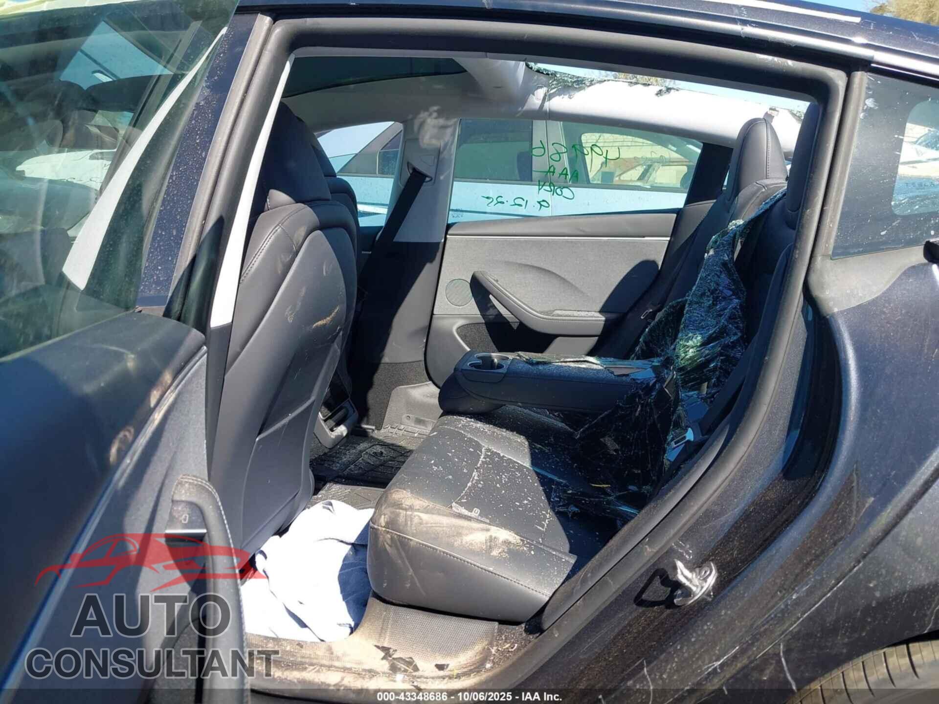 TESLA MODEL 3 2024 - 5YJ3E1EA1RF823525