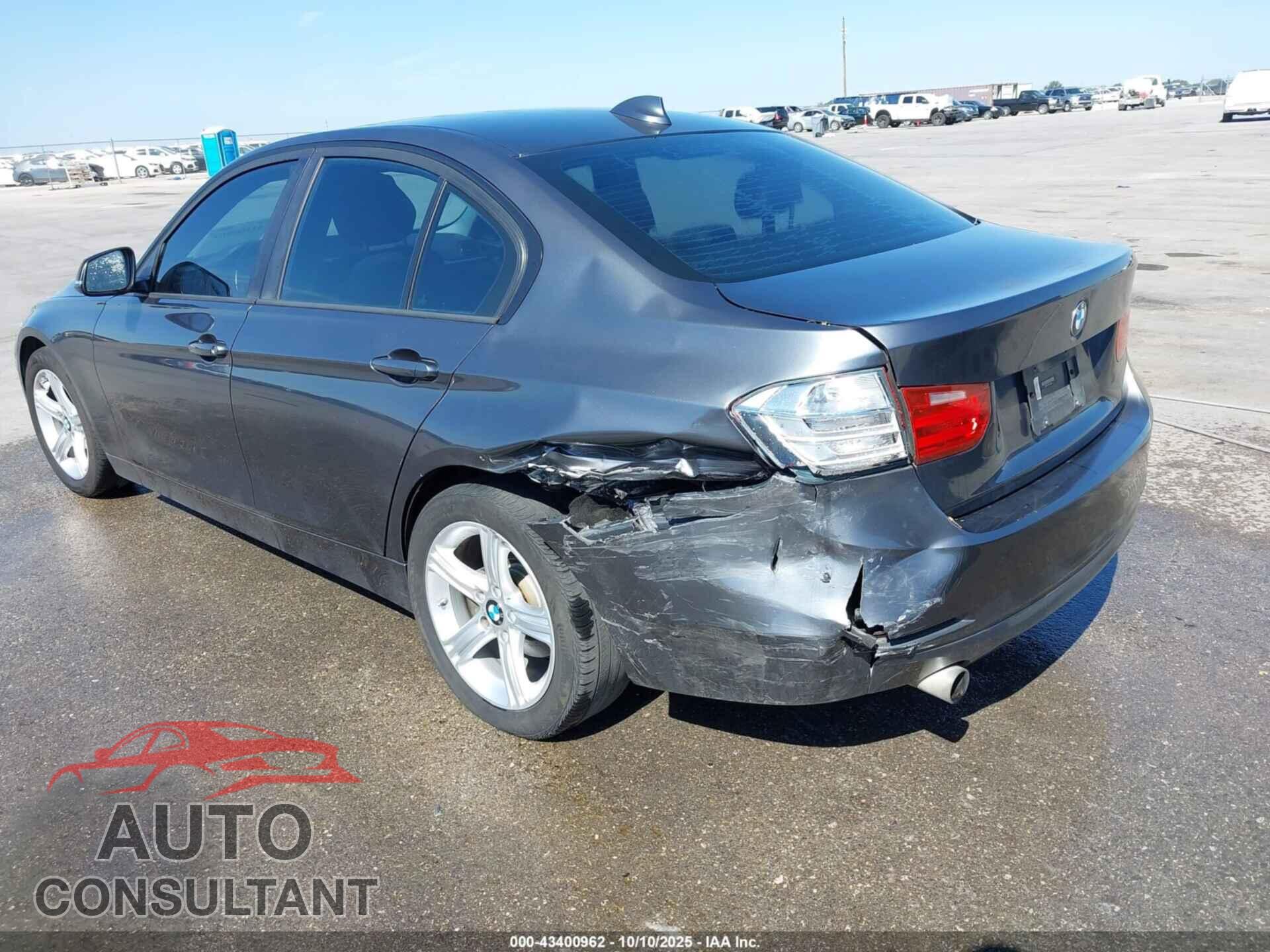 BMW 320I 2013 - WBA3B1C54DK130584