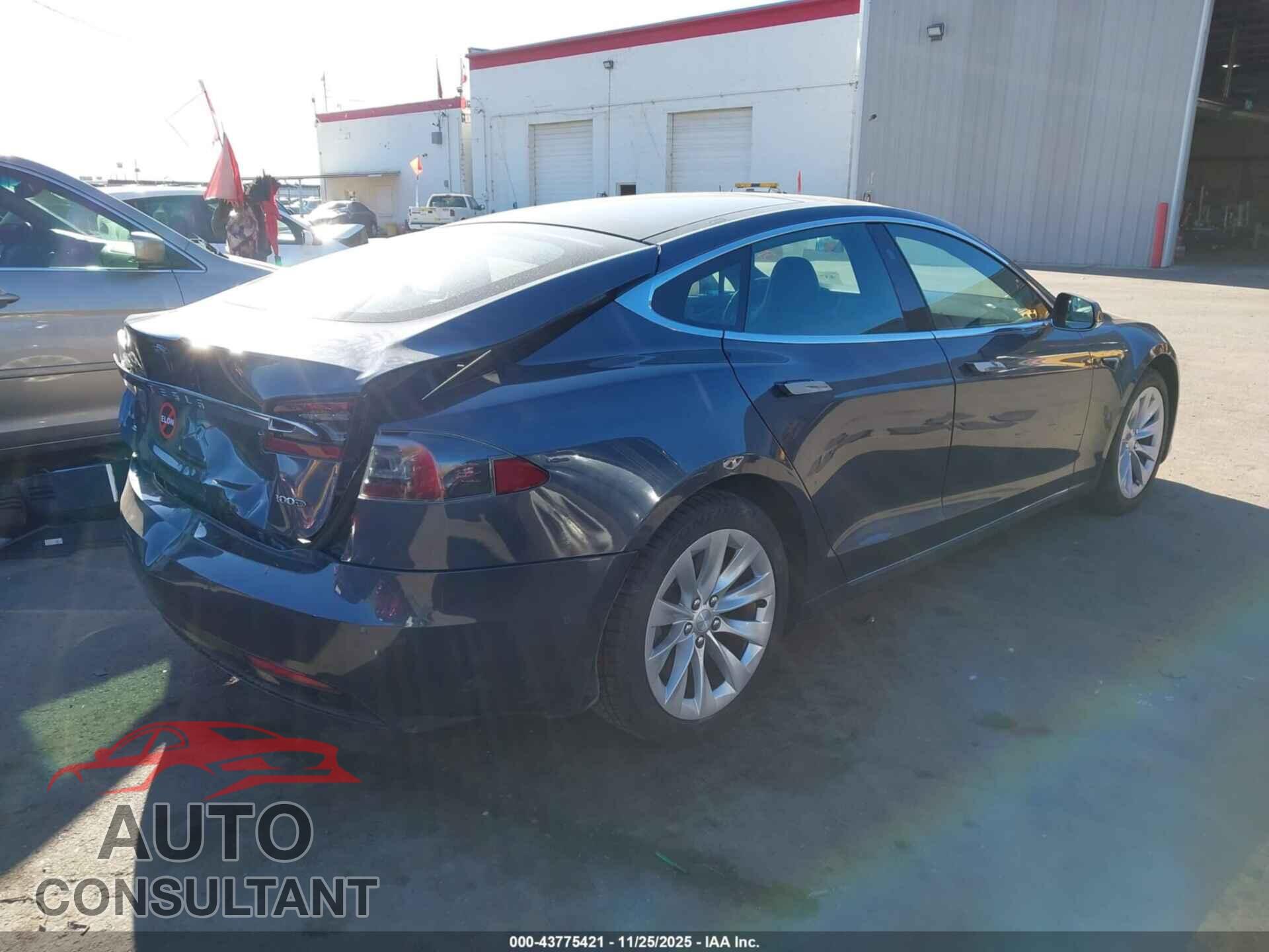 TESLA MODEL S 2018 - 5YJSA1E26JF261819