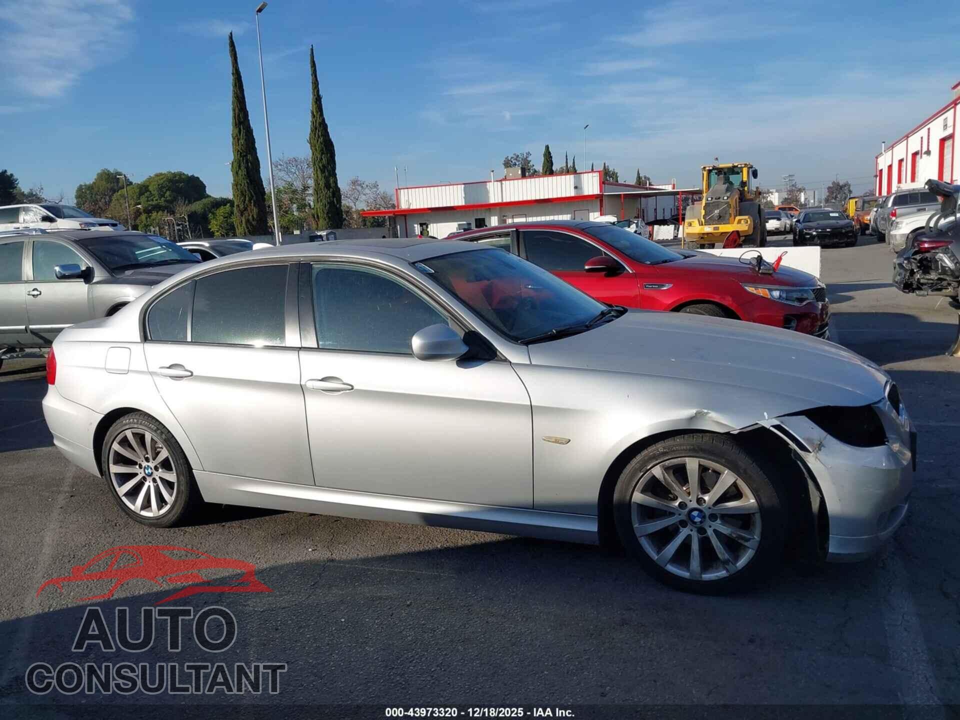 BMW 328I 2011 - WBAPH7C51BE682428