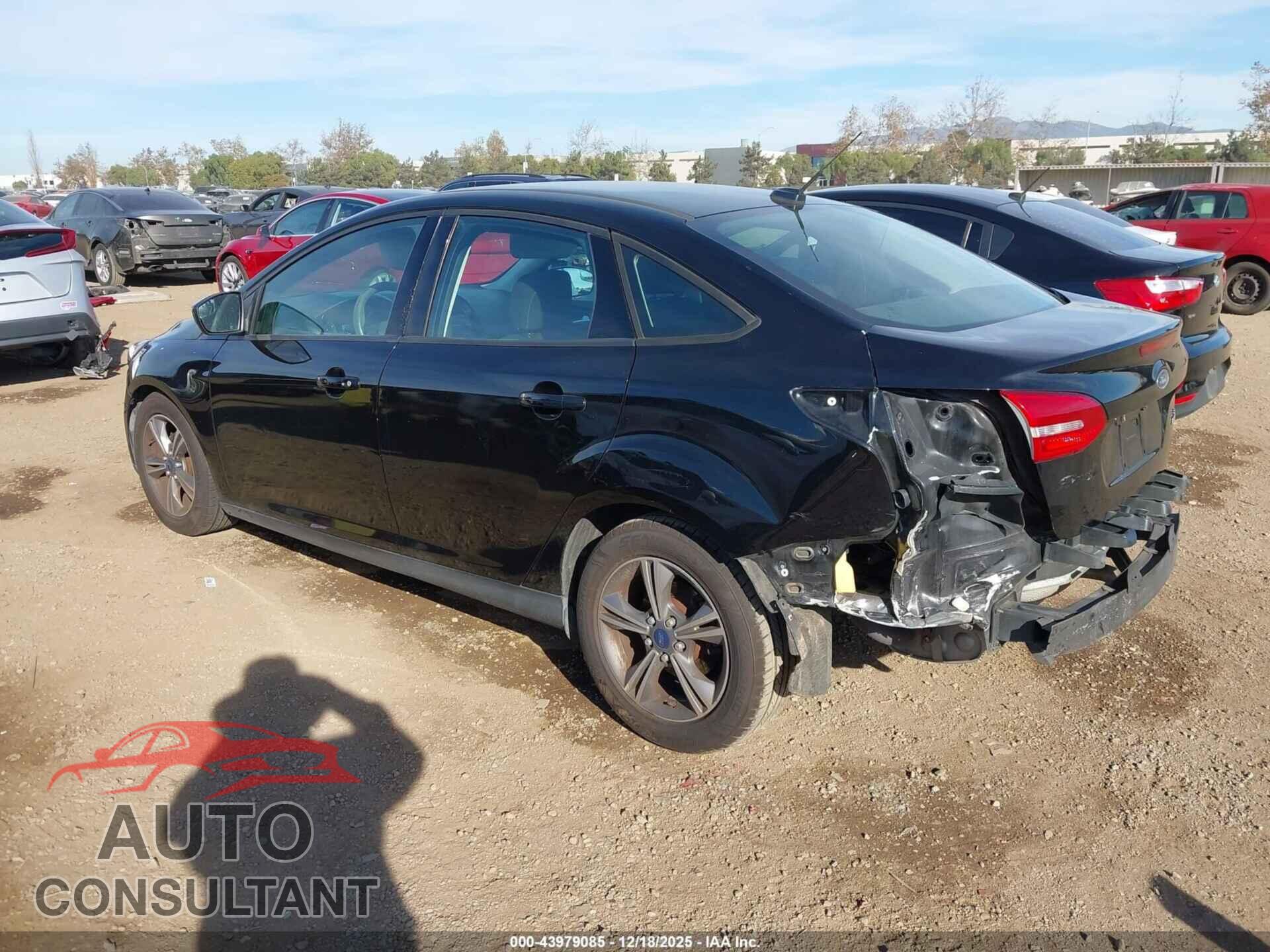 FORD FOCUS 2018 - 1FADP3FE1JL290837