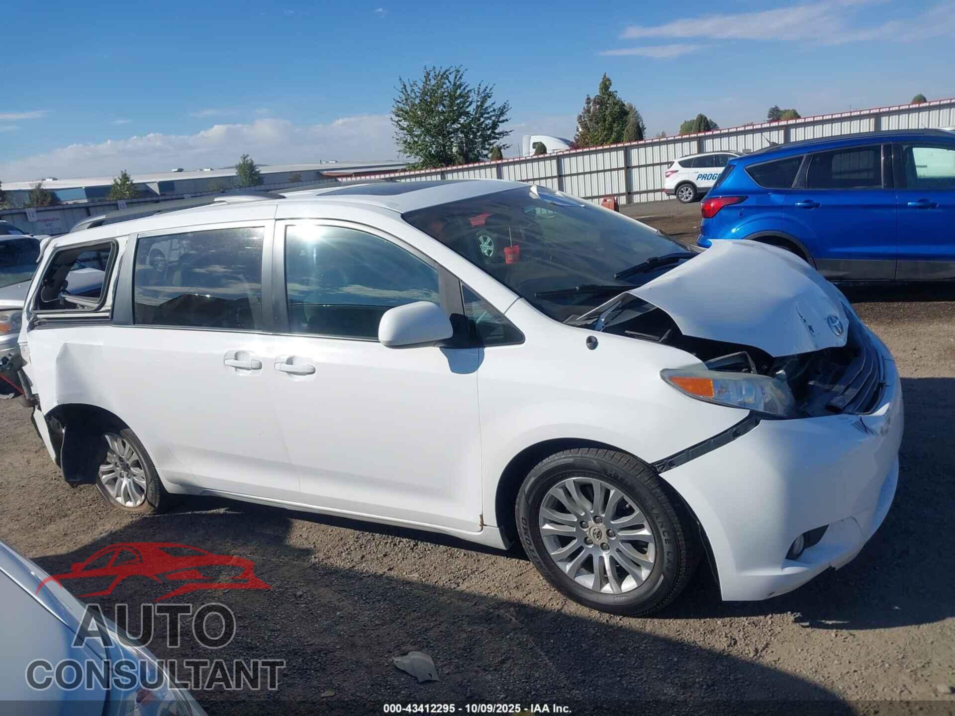 TOYOTA SIENNA 2011 - 5TDYK3DC2BS050739