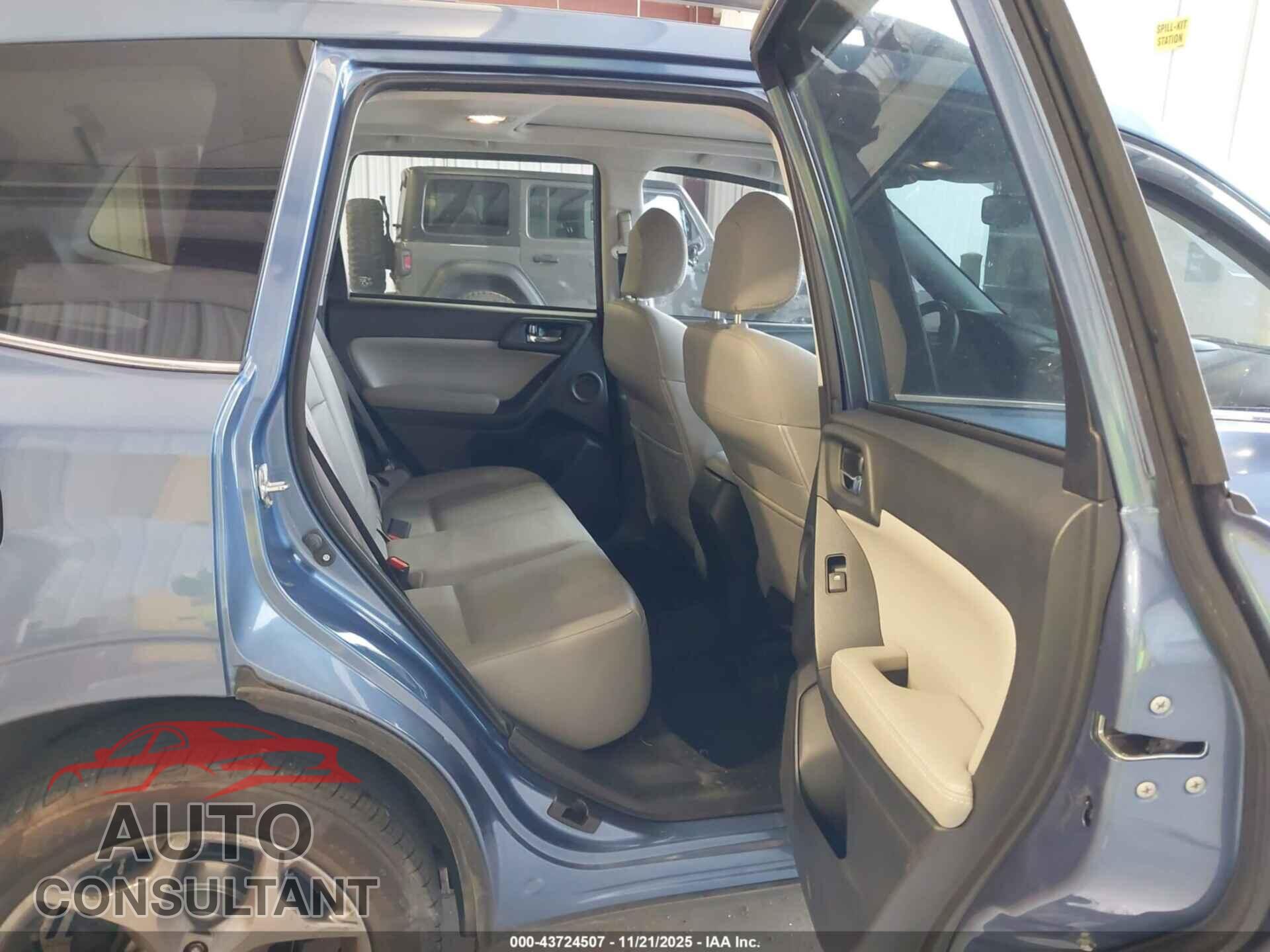 SUBARU FORESTER 2015 - JF2SJAUC1FH577468