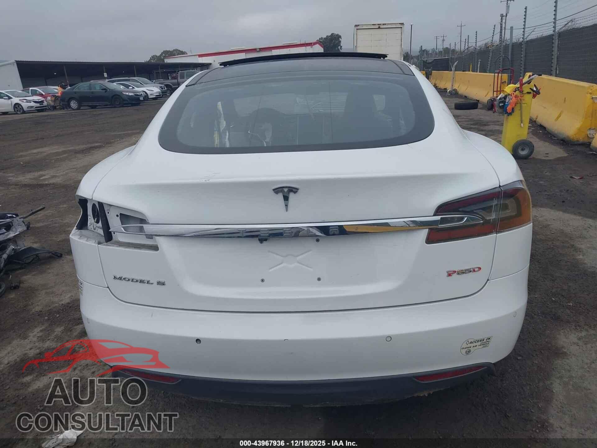 TESLA MODEL S 2015 - 5YJSA1E40FF110998