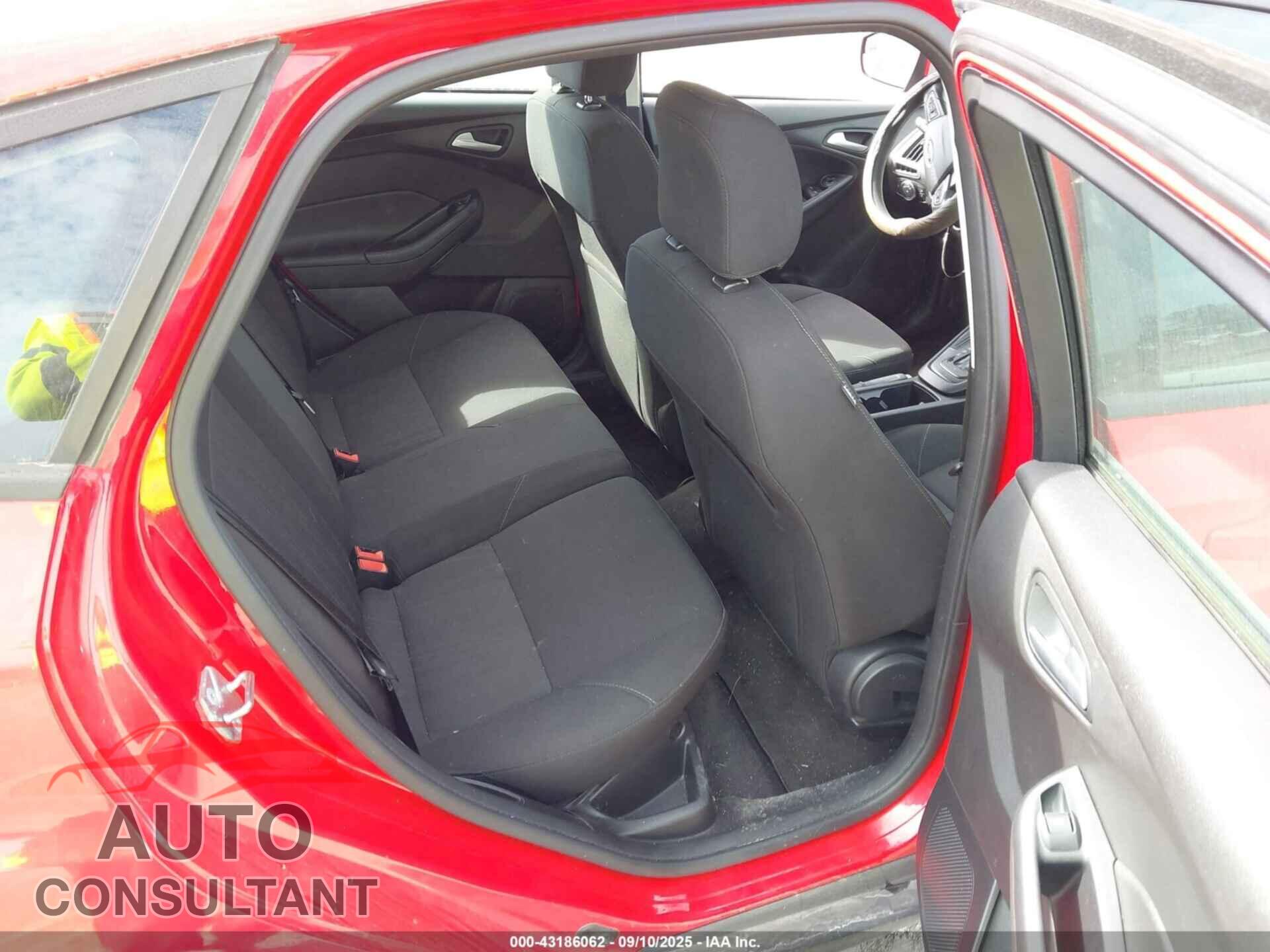 FORD FOCUS 2017 - 1FADP3K26HL286322