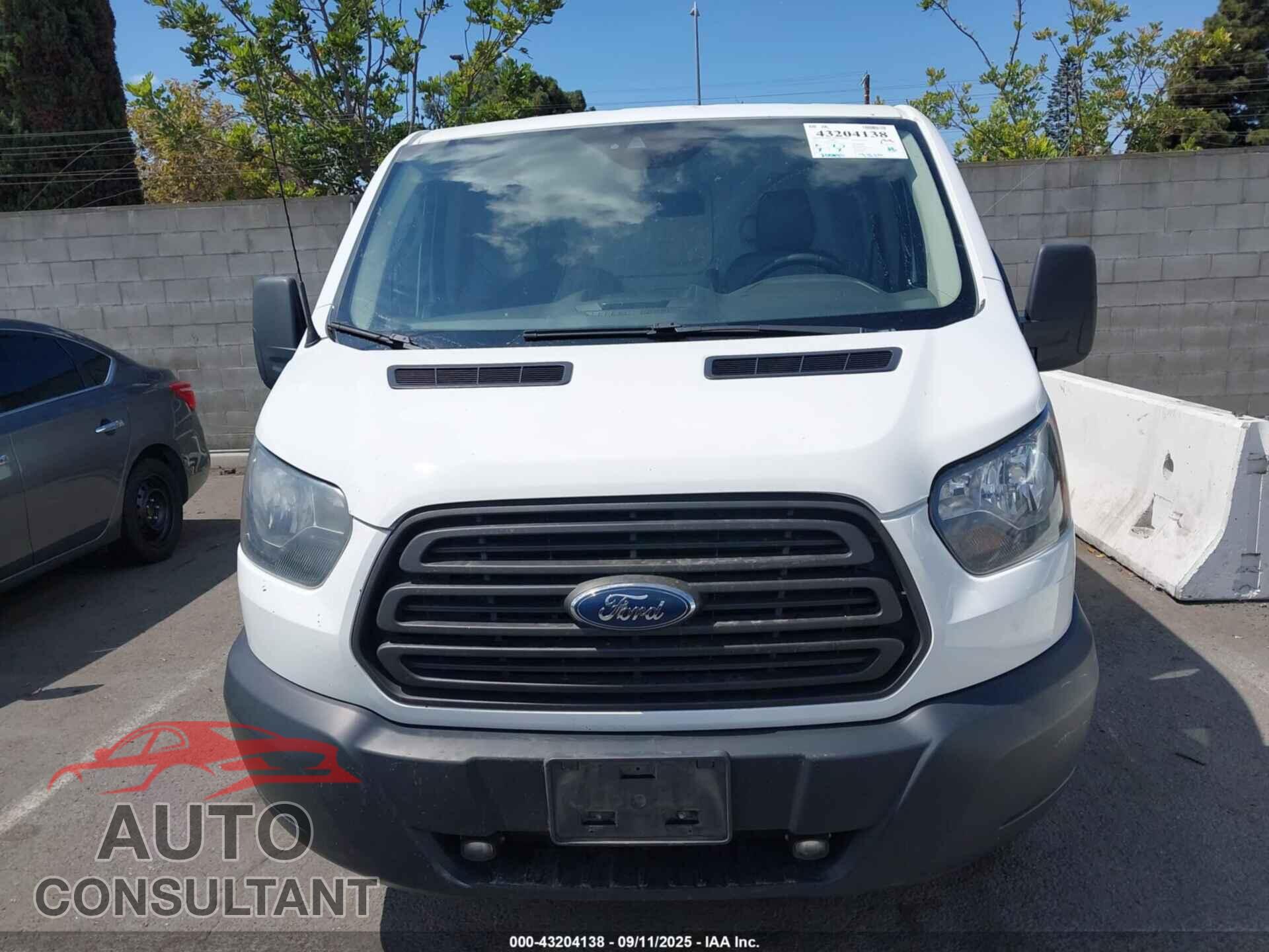 FORD TRANSIT-150 2017 - 1FTYE2YM4HKA86582