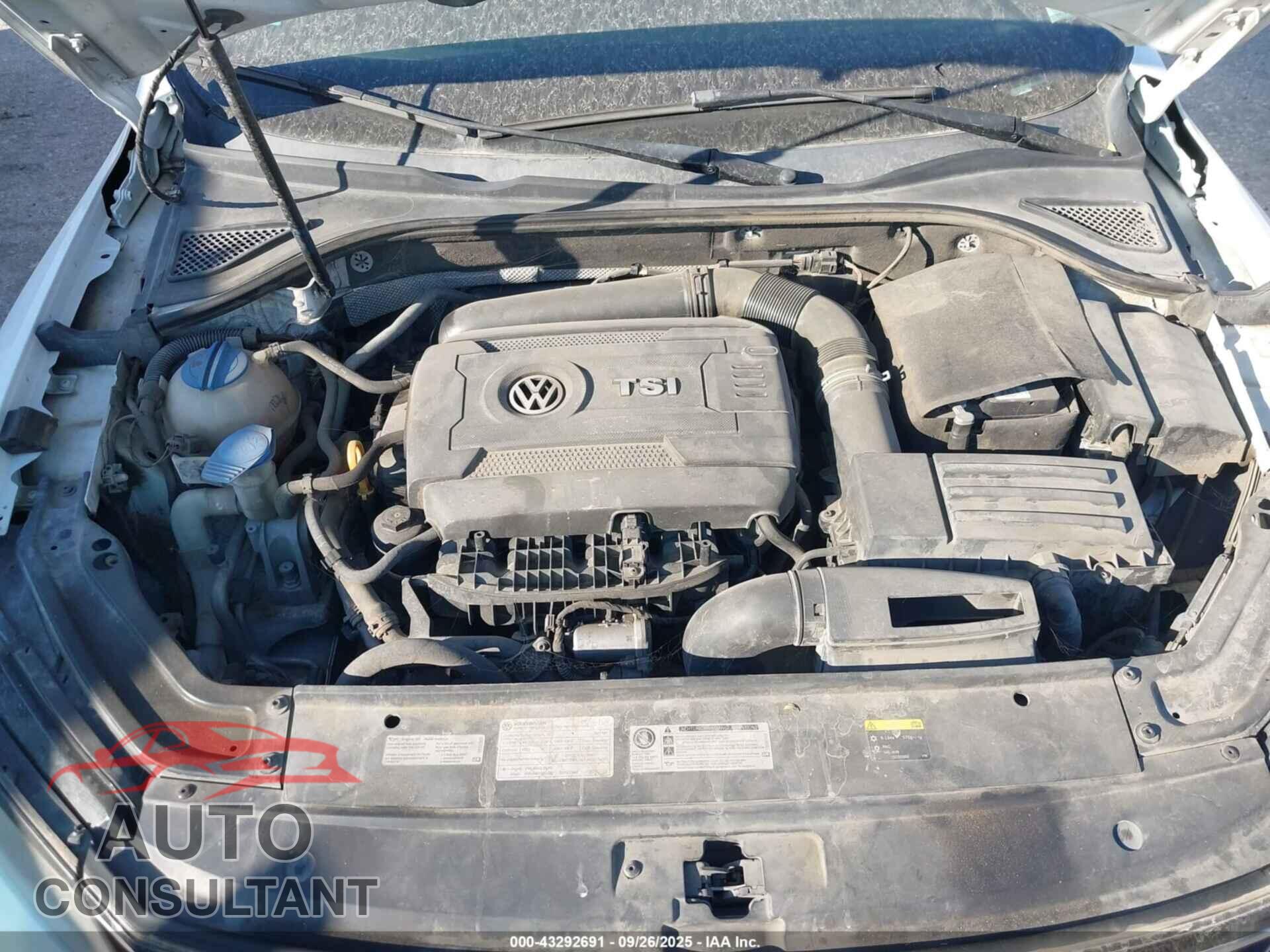 VOLKSWAGEN PASSAT 2017 - 1VWAT7A37HC084127
