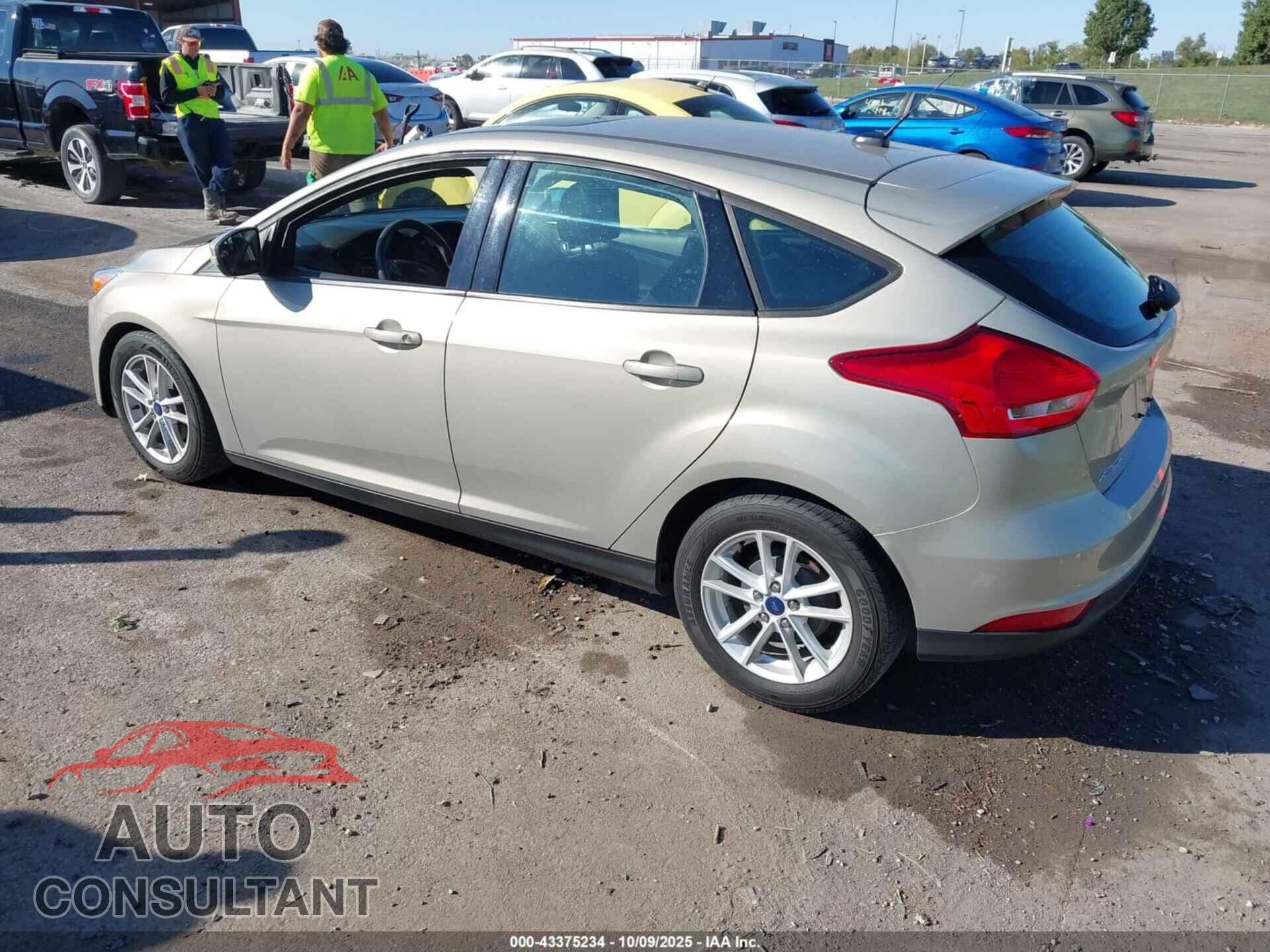 FORD FOCUS 2016 - 1FADP3K27GL204385