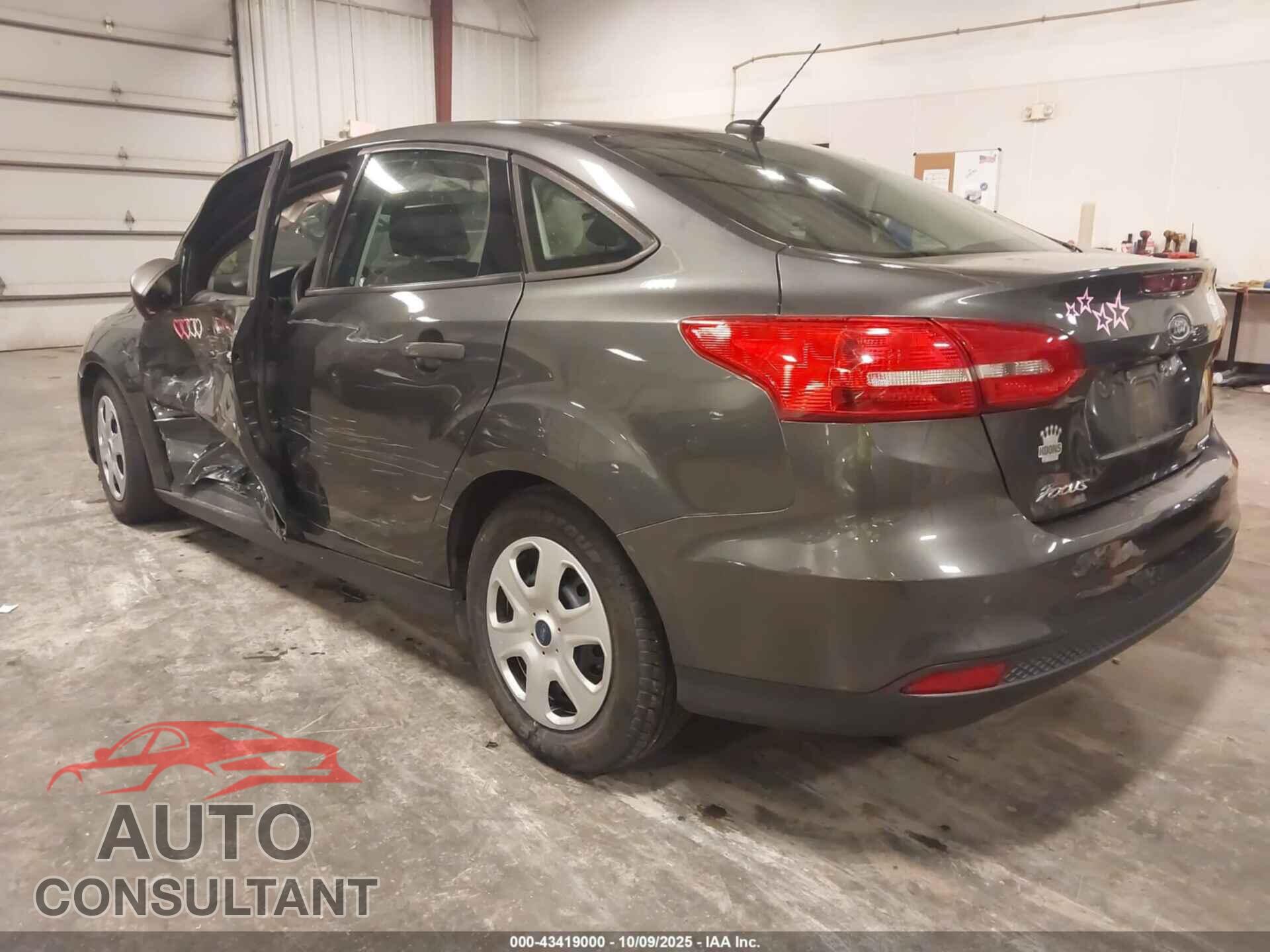 FORD FOCUS 2016 - 1FADP3E26GL382123