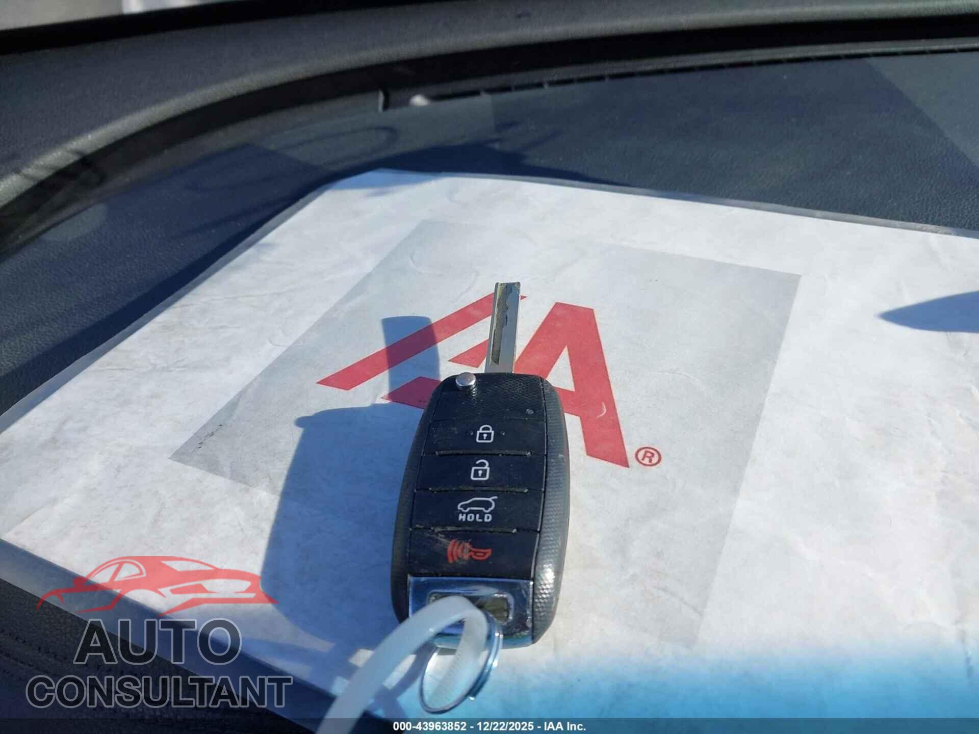 KIA SORENTO 2018 - 5XYPG4A59JG405846