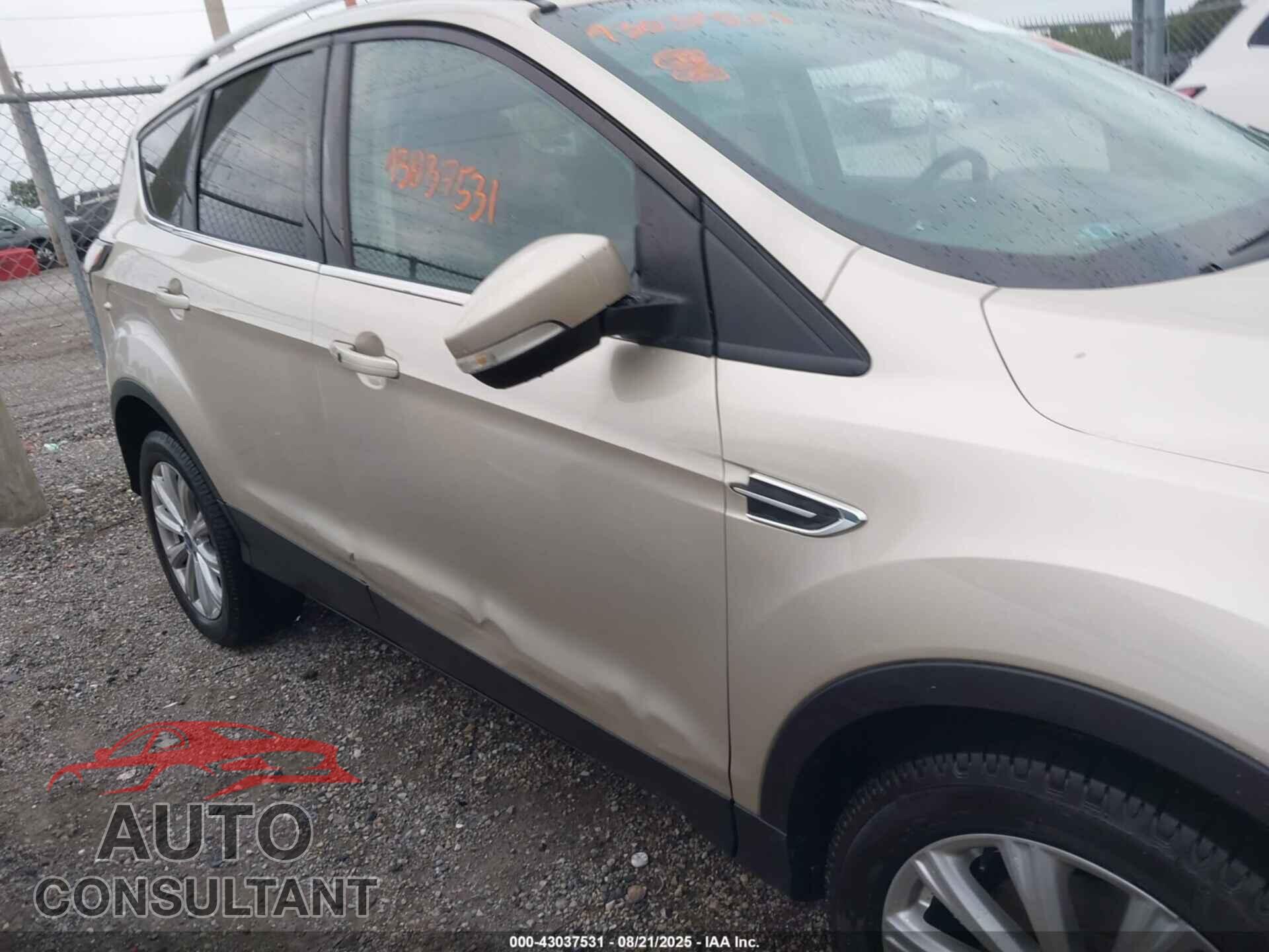 FORD ESCAPE 2017 - 1FMCU9JD3HUC64479