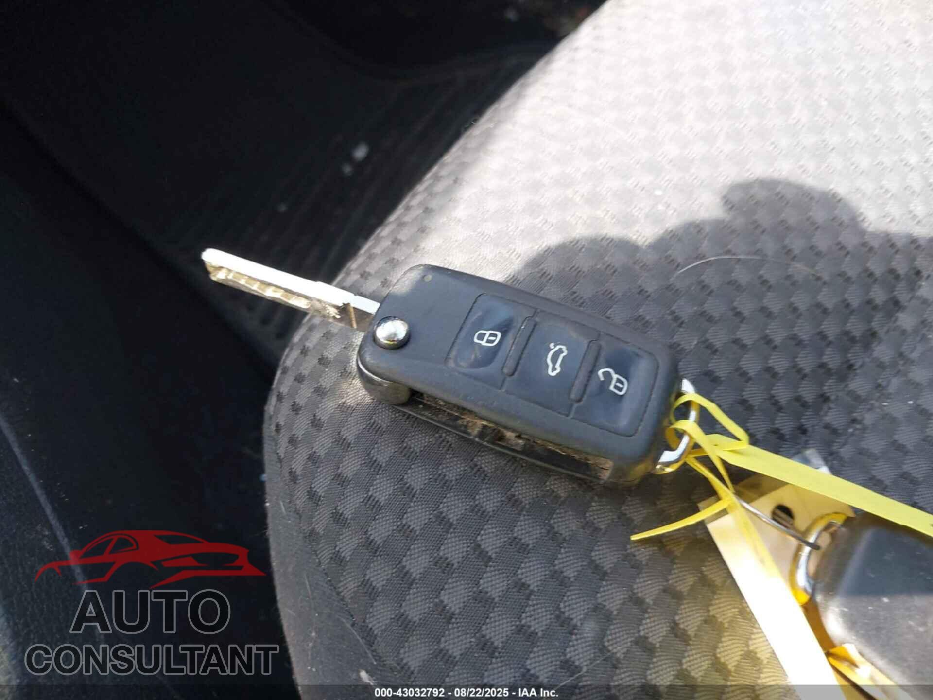 VOLKSWAGEN JETTA 2012 - 3VW2K7AJ2CM319448