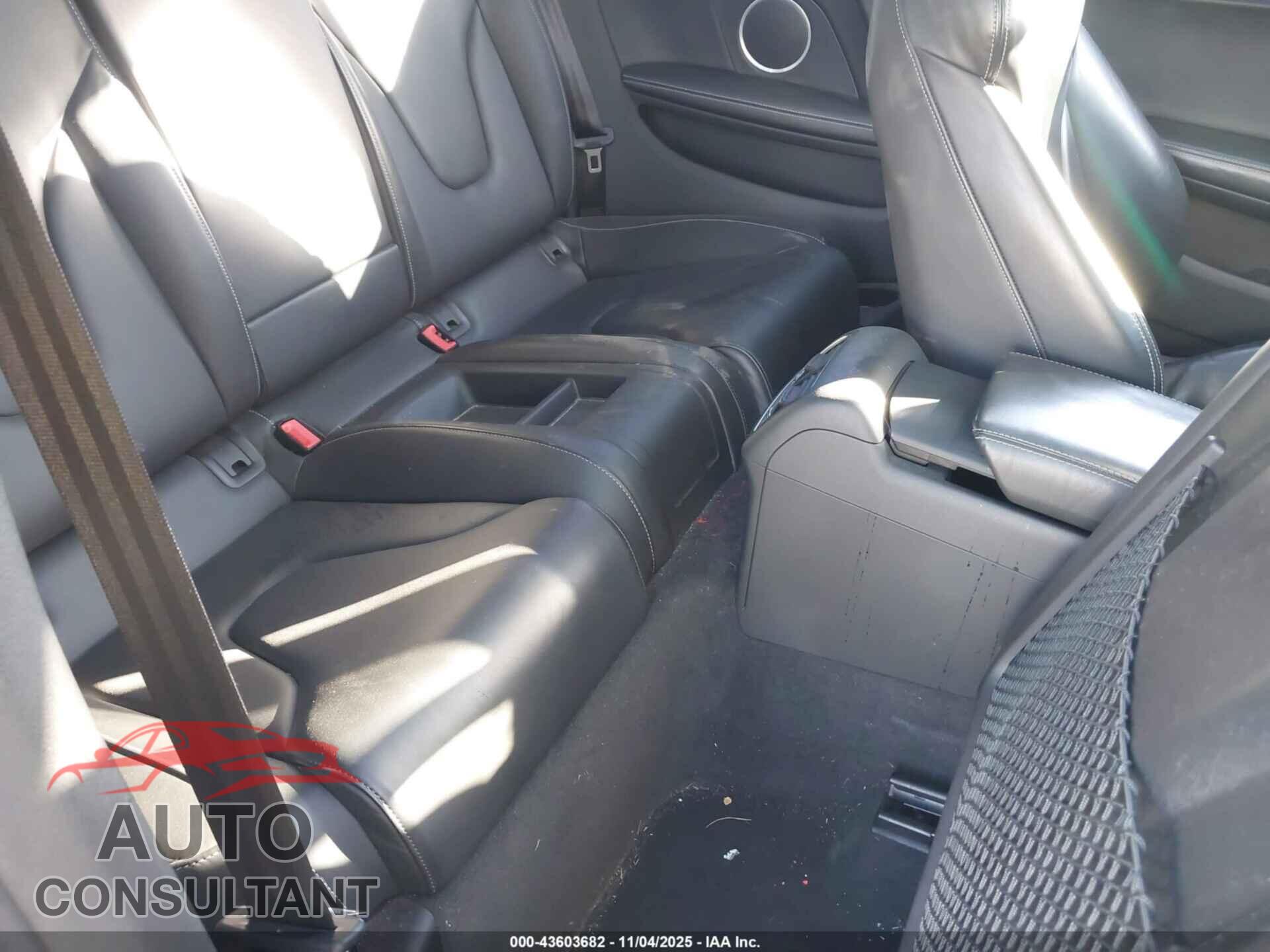 AUDI S5 2013 - WAUCGAFR9DA034777