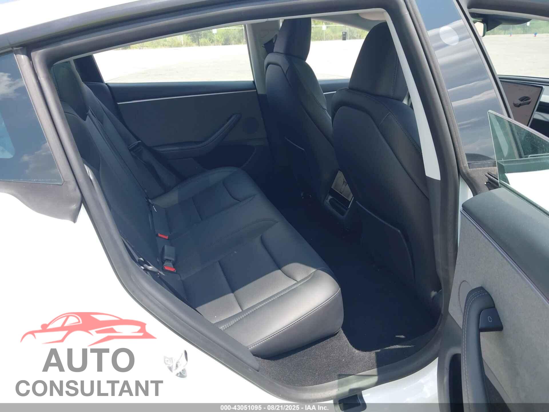 TESLA MODEL 3 2025 - 5YJ3E1EA8SF897451