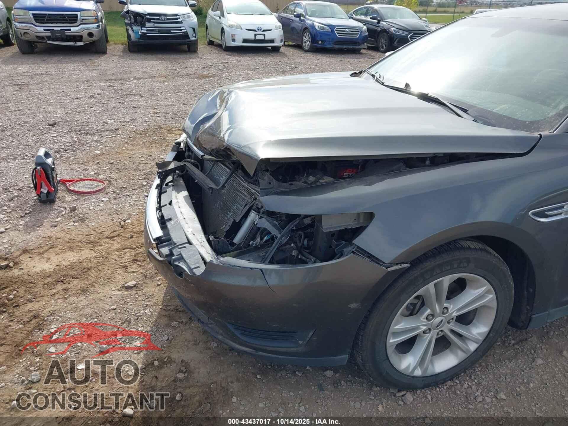 FORD TAURUS 2017 - 1FAHP2D84HG110858