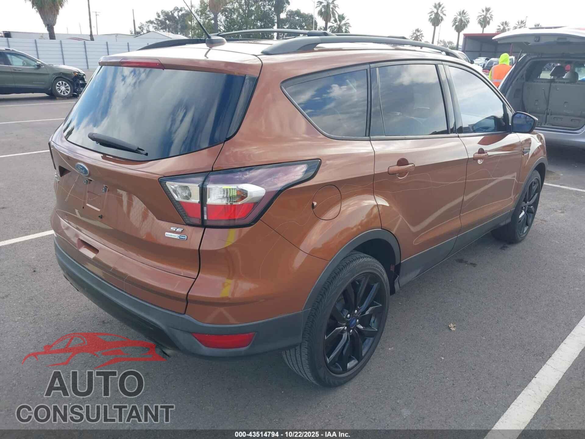 FORD ESCAPE 2017 - 1FMCU9GD3HUC27231