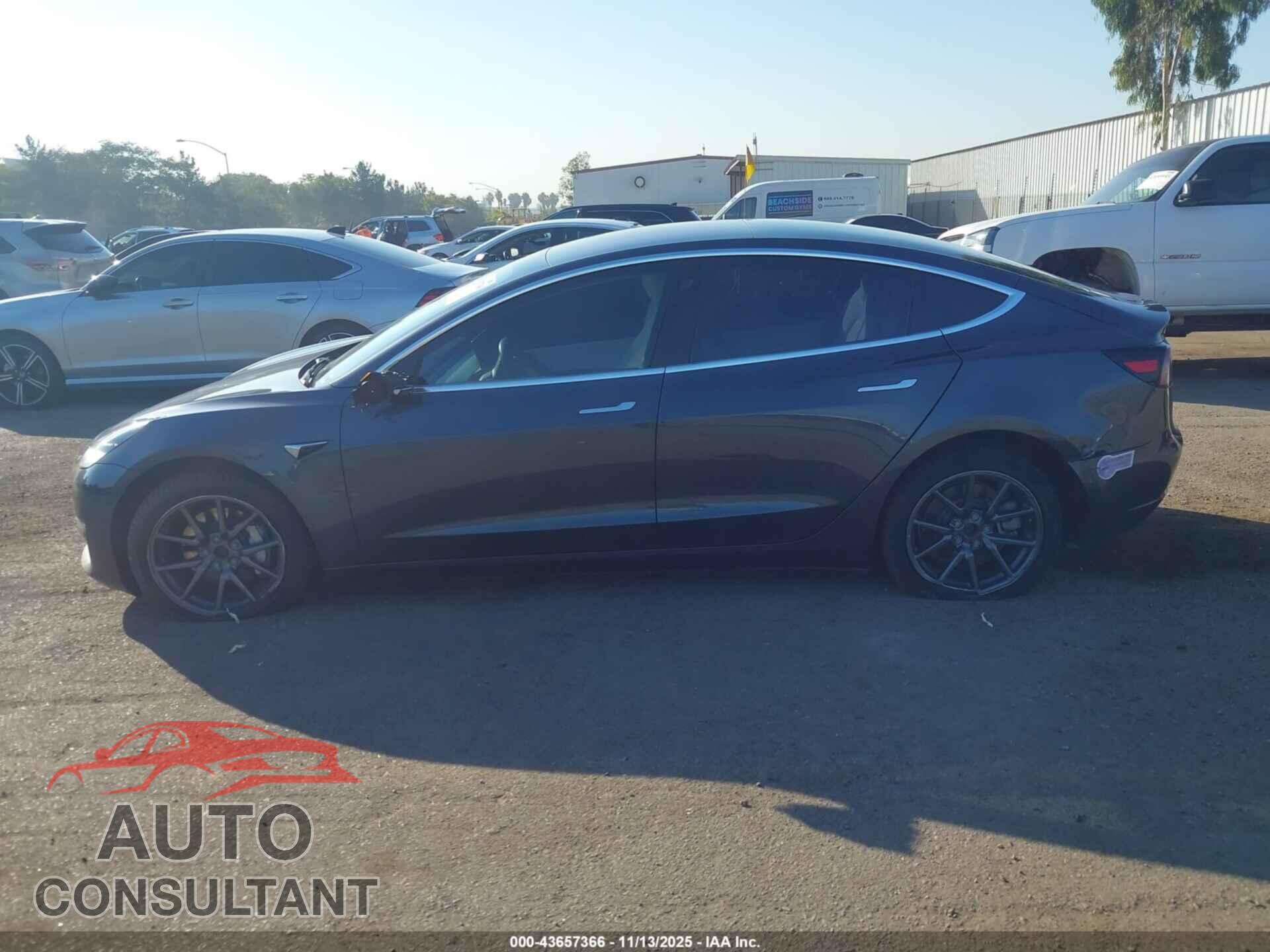 TESLA MODEL 3 2018 - 5YJ3E1EB3JF116178