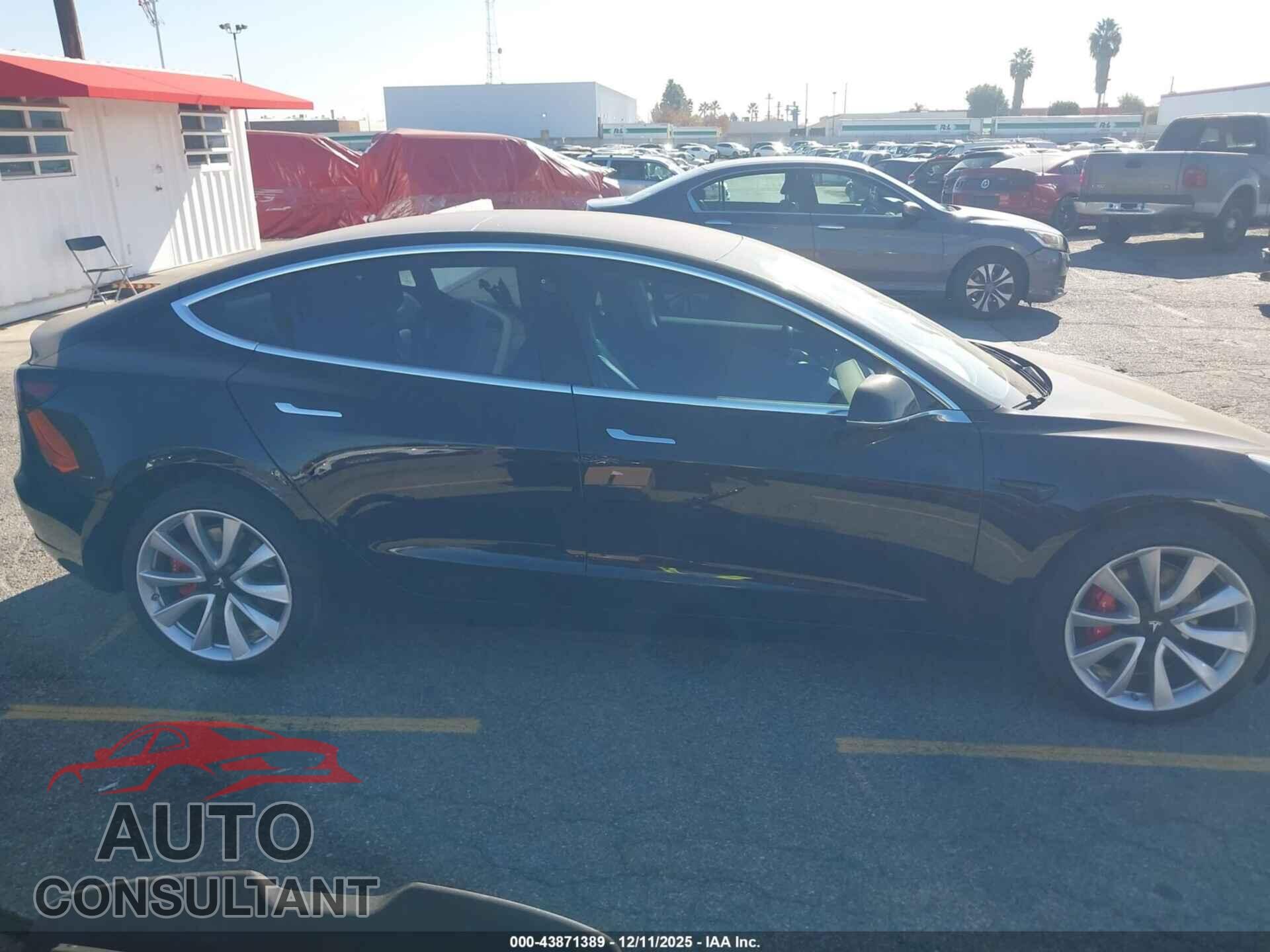 TESLA MODEL 3 2018 - 5YJ3E1EA9JF020661