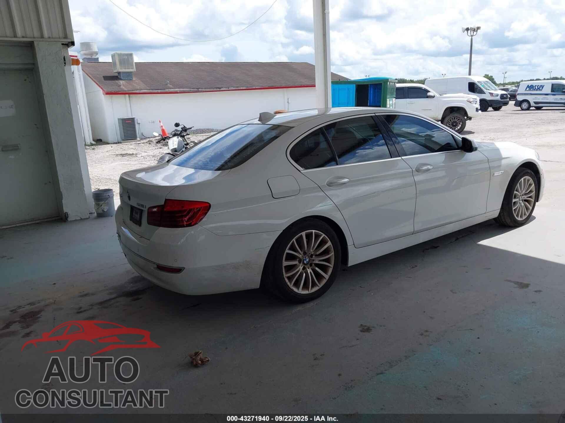 BMW 528I 2015 - WBA5A5C5XFD521247