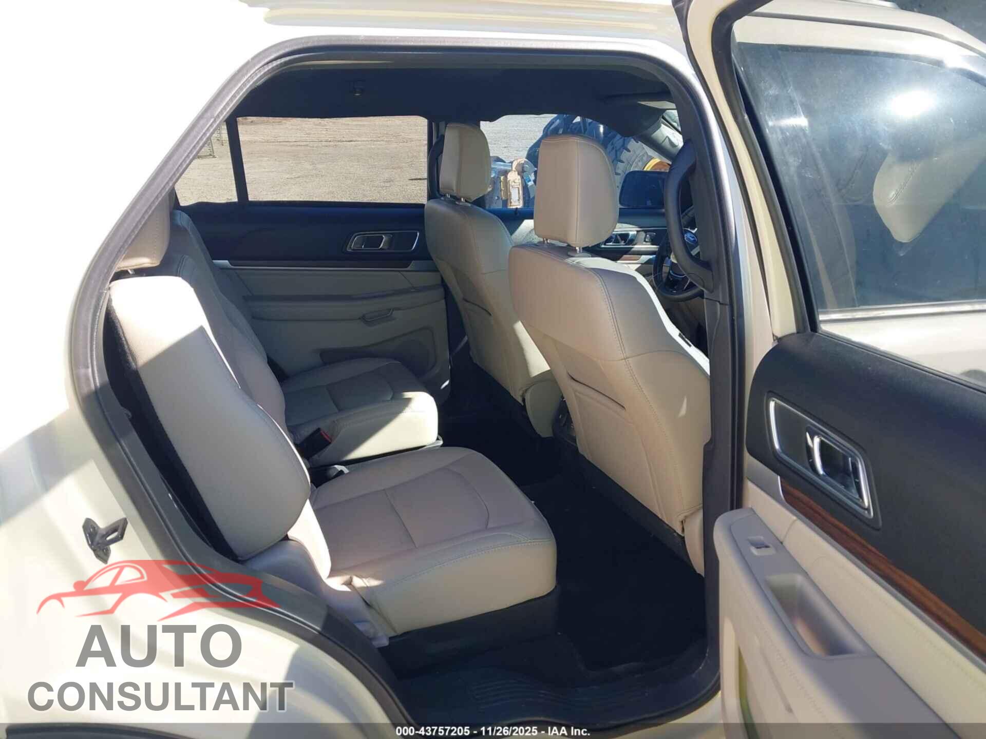 FORD EXPLORER 2018 - 1FM5K7F87JGB78238