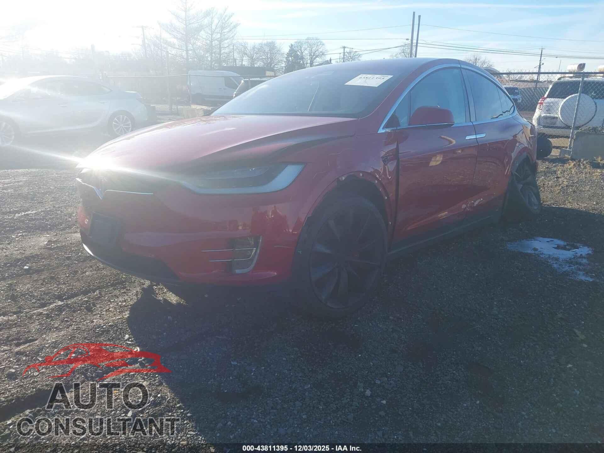 TESLA MODEL X 2017 - 5YJXCBE48HF061283