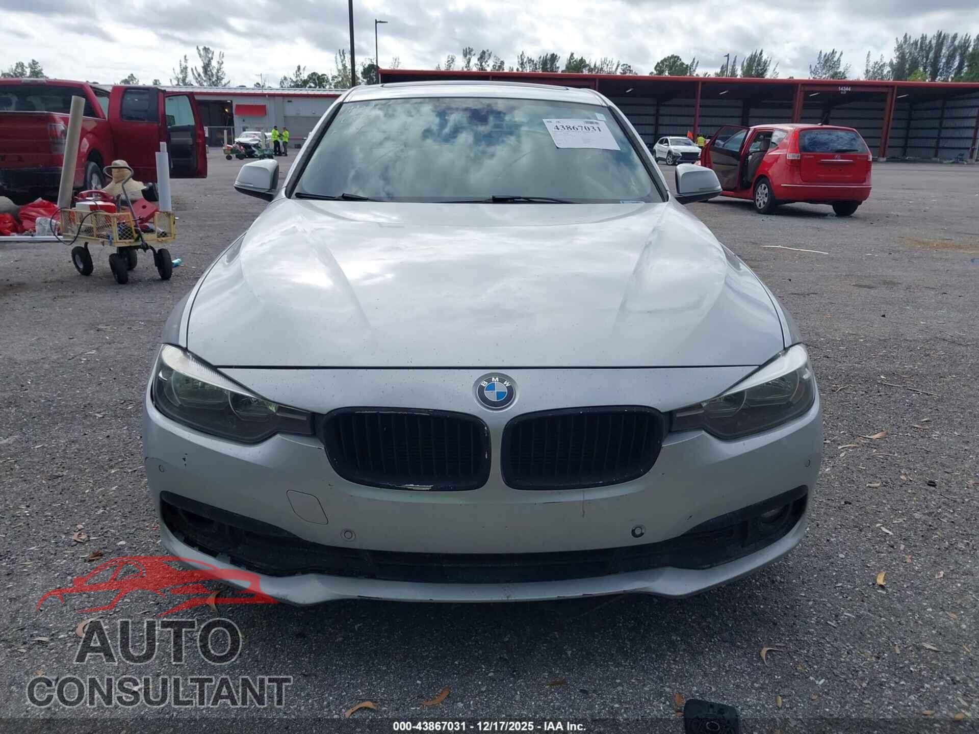 BMW 320I 2016 - WBA8E1G57GNU10400
