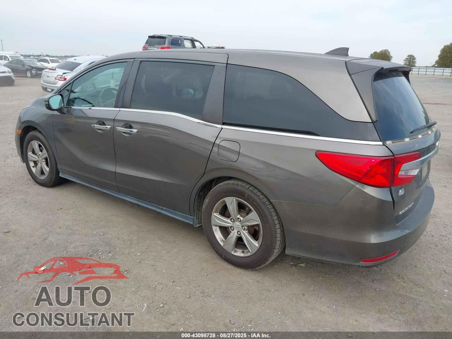HONDA ODYSSEY 2018 - 5FNRL6H77JB054420