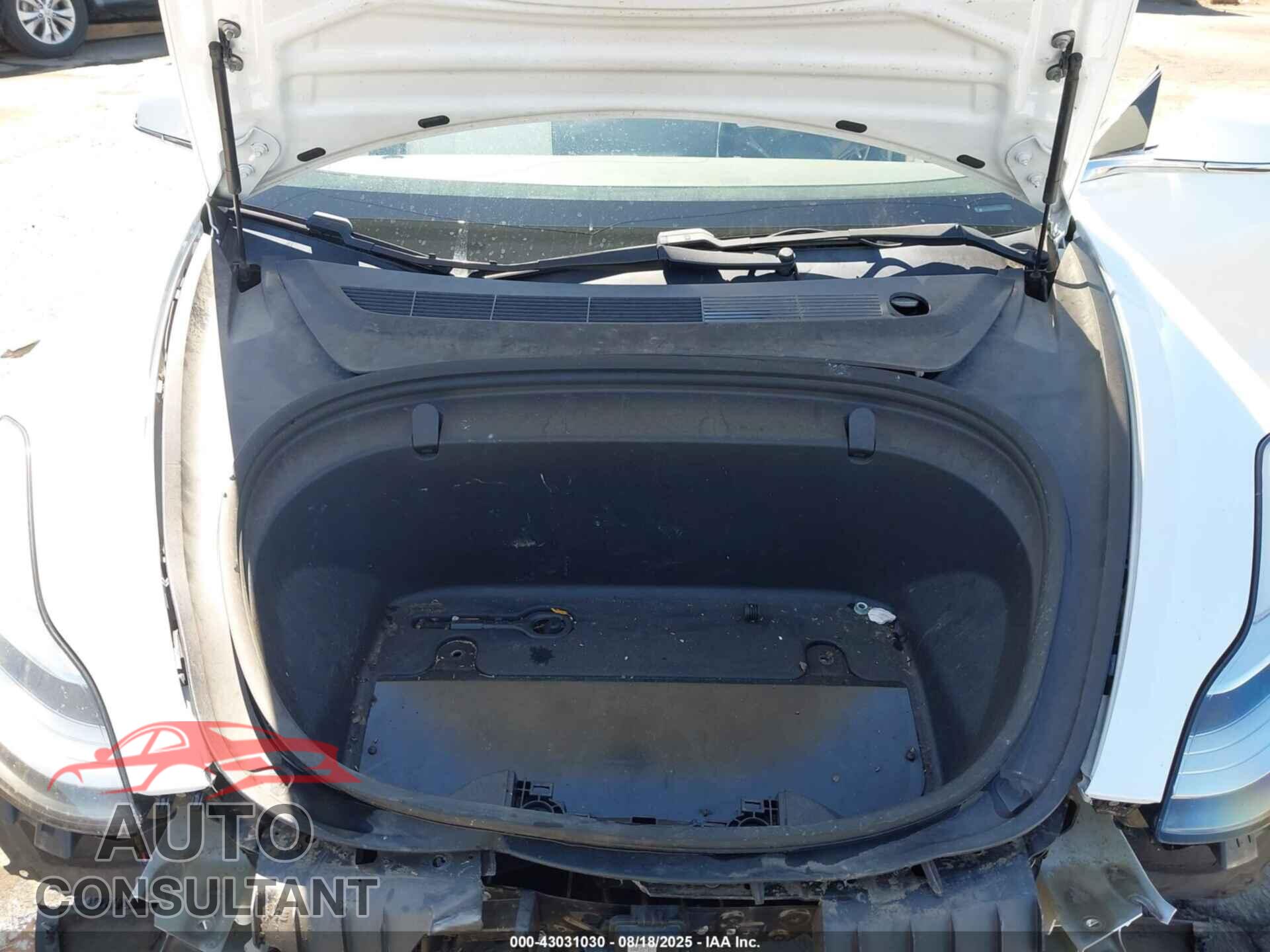 TESLA MODEL 3 2018 - 5YJ3E1EA3JF155473
