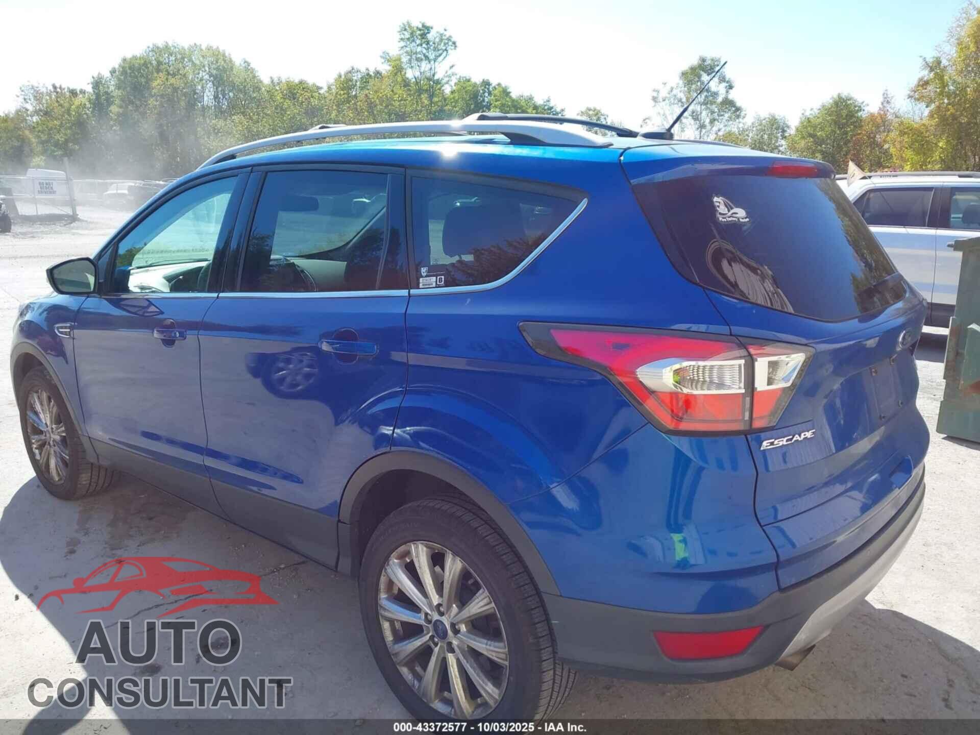 FORD ESCAPE 2017 - 1FMCU9JD5HUB55814