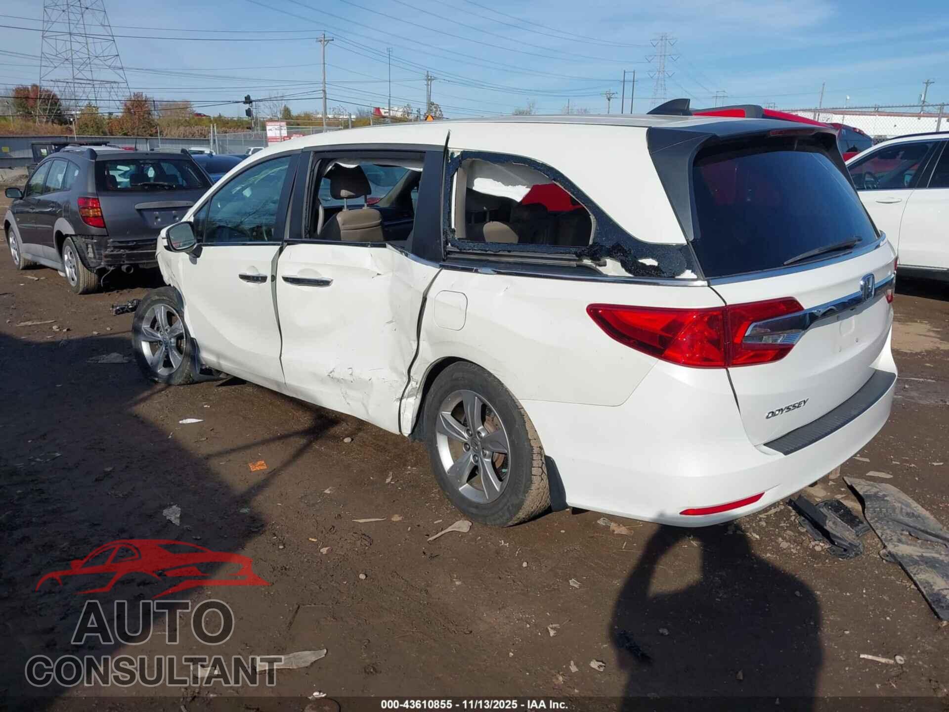 HONDA ODYSSEY 2018 - 5FNRL6H71JB018724