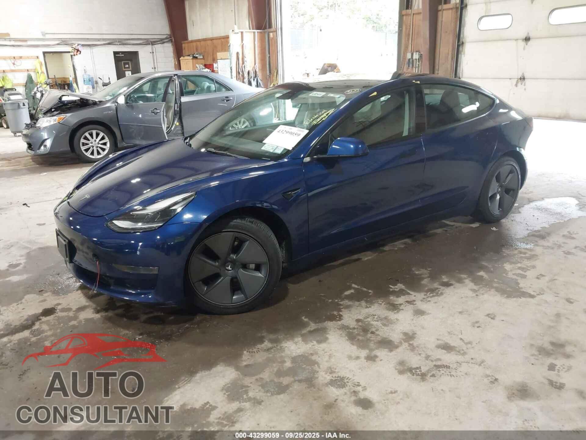 TESLA MODEL 3 2021 - 5YJ3E1EA4MF096115