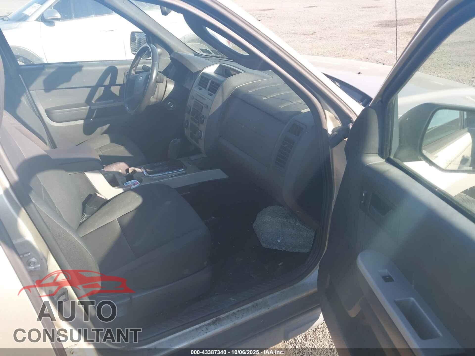 FORD ESCAPE 2011 - 1FMCU0DG7BKA31127