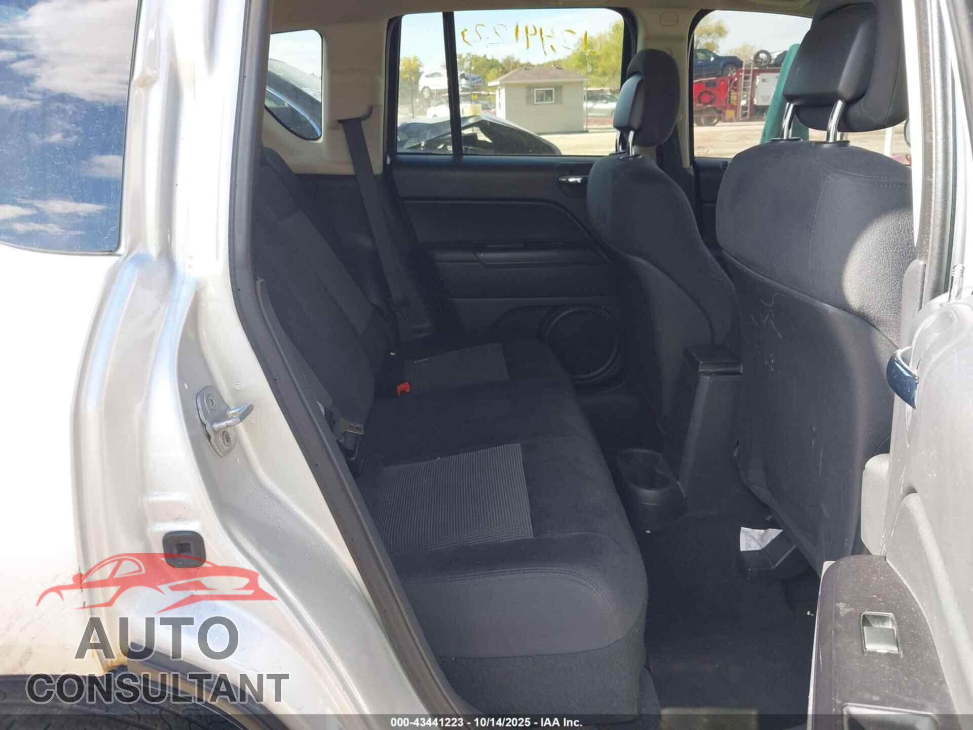 JEEP COMPASS 2011 - 1J4NF1FB2BD239235