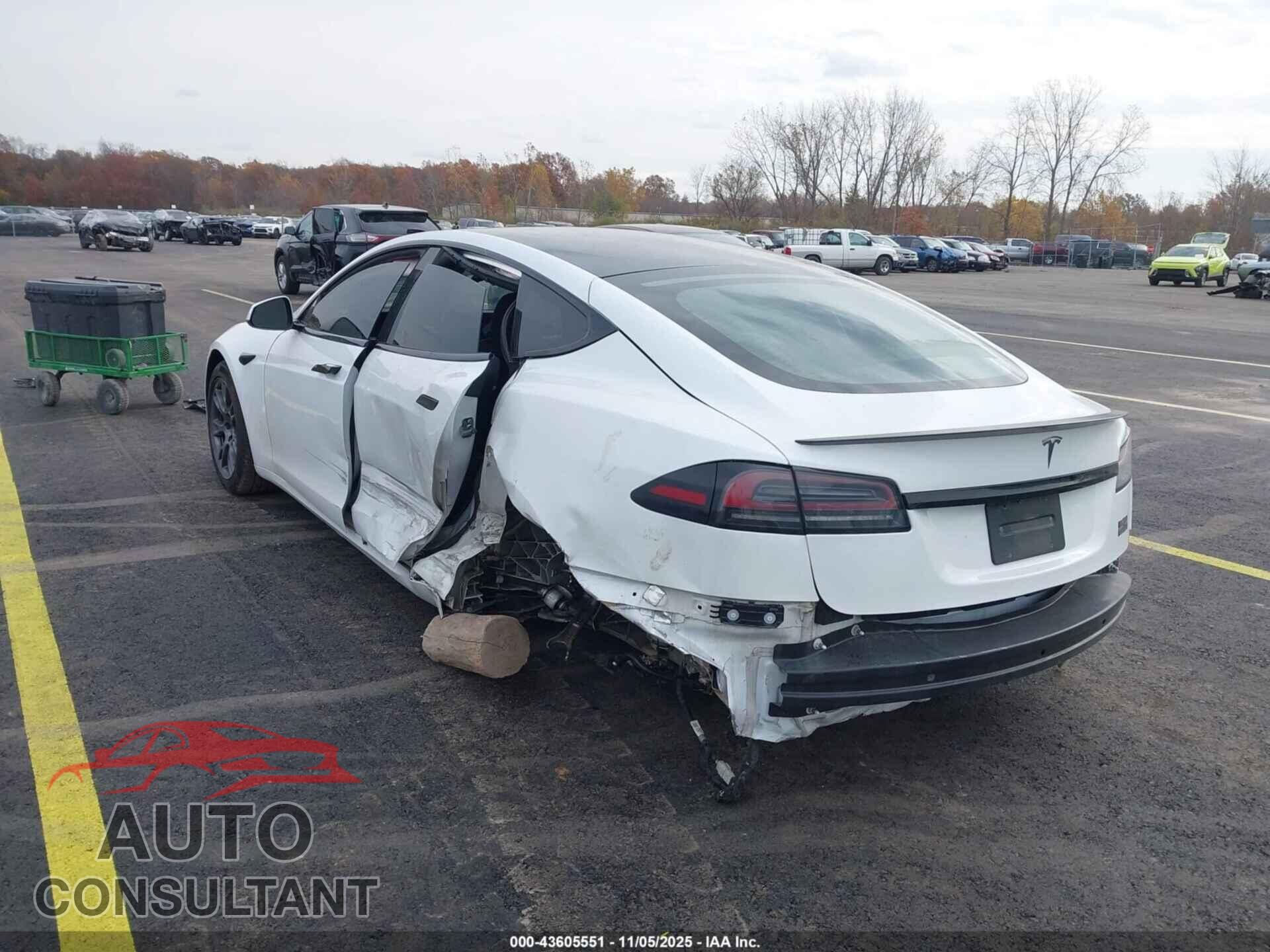 TESLA MODEL S 2022 - 5YJSA1E68NF477048