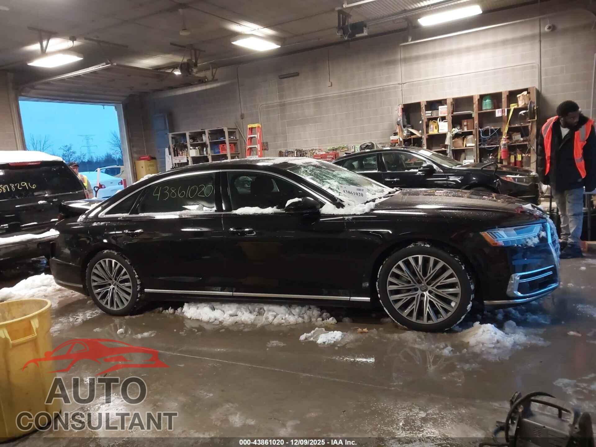 AUDI A8 L 2019 - WAU8DAF81KN007424
