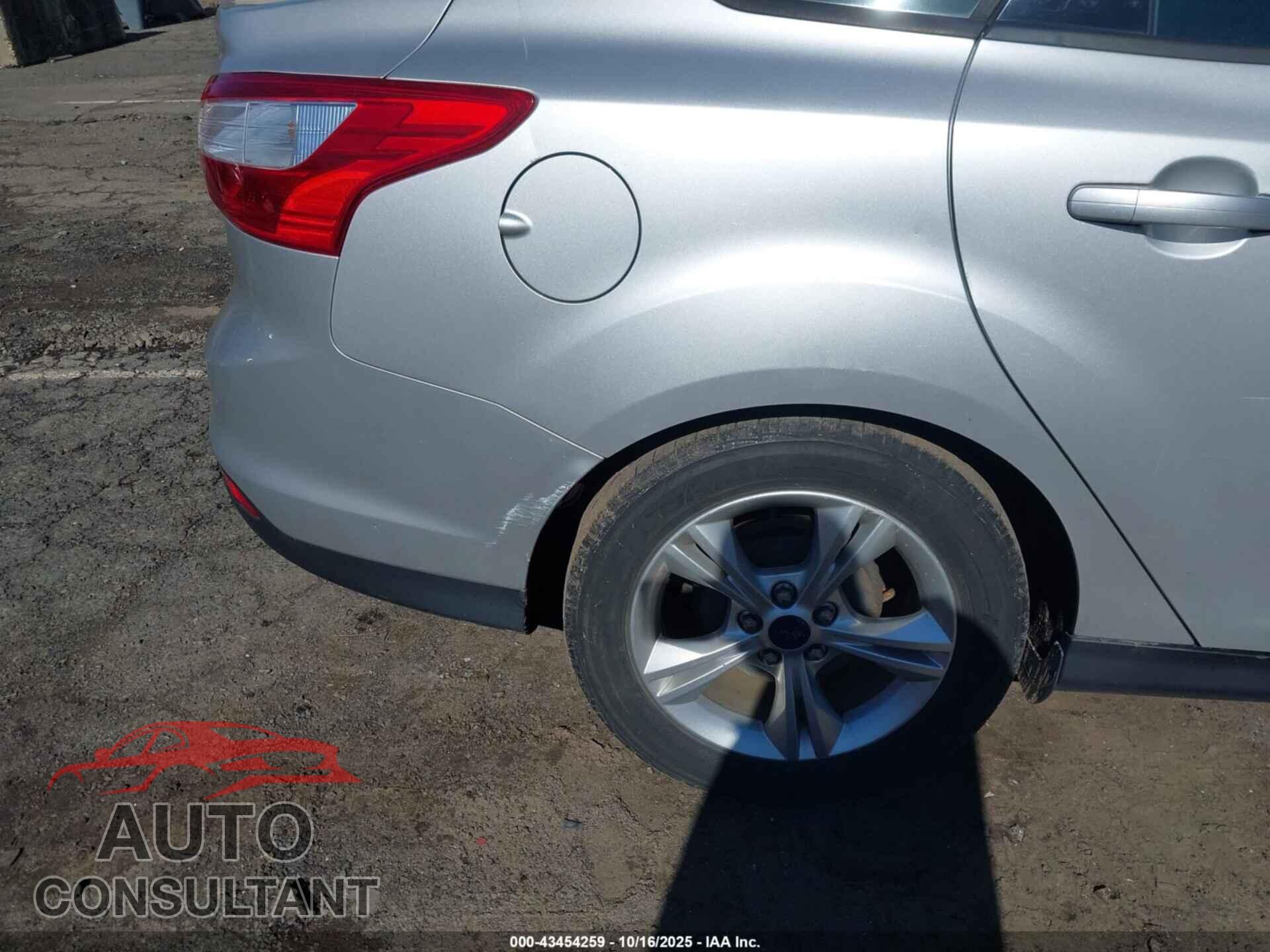 FORD FOCUS 2014 - 1FADP3F24EL221197