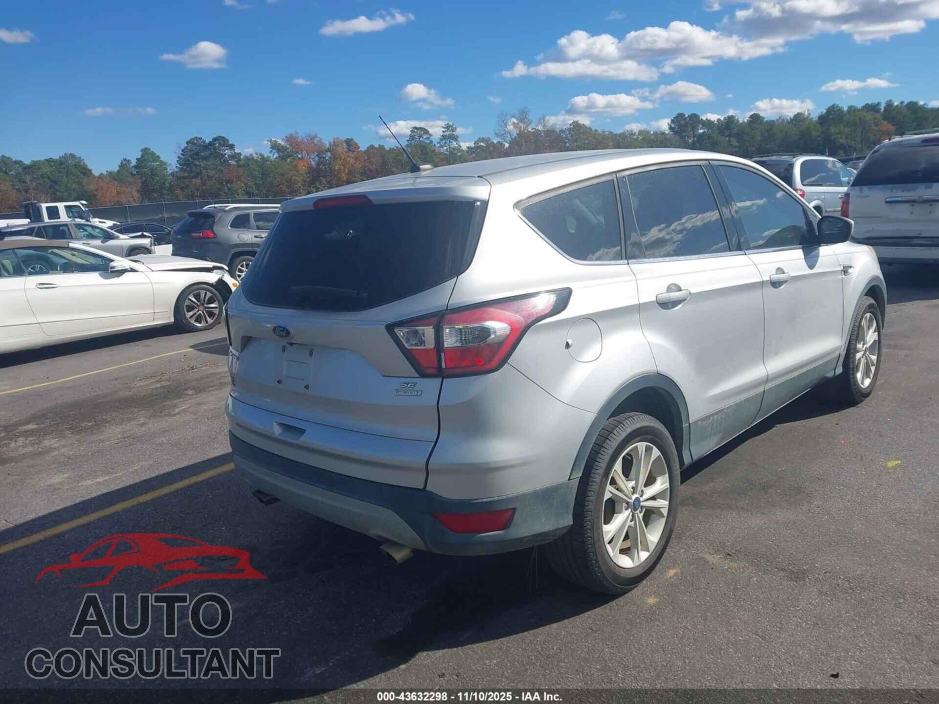 FORD ESCAPE 2017 - 1FMCU0G9XHUE63642