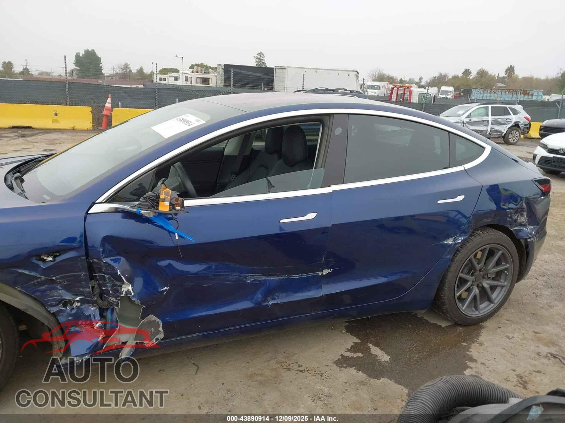 TESLA MODEL 3 2018 - 5YJ3E1EAXJF034200