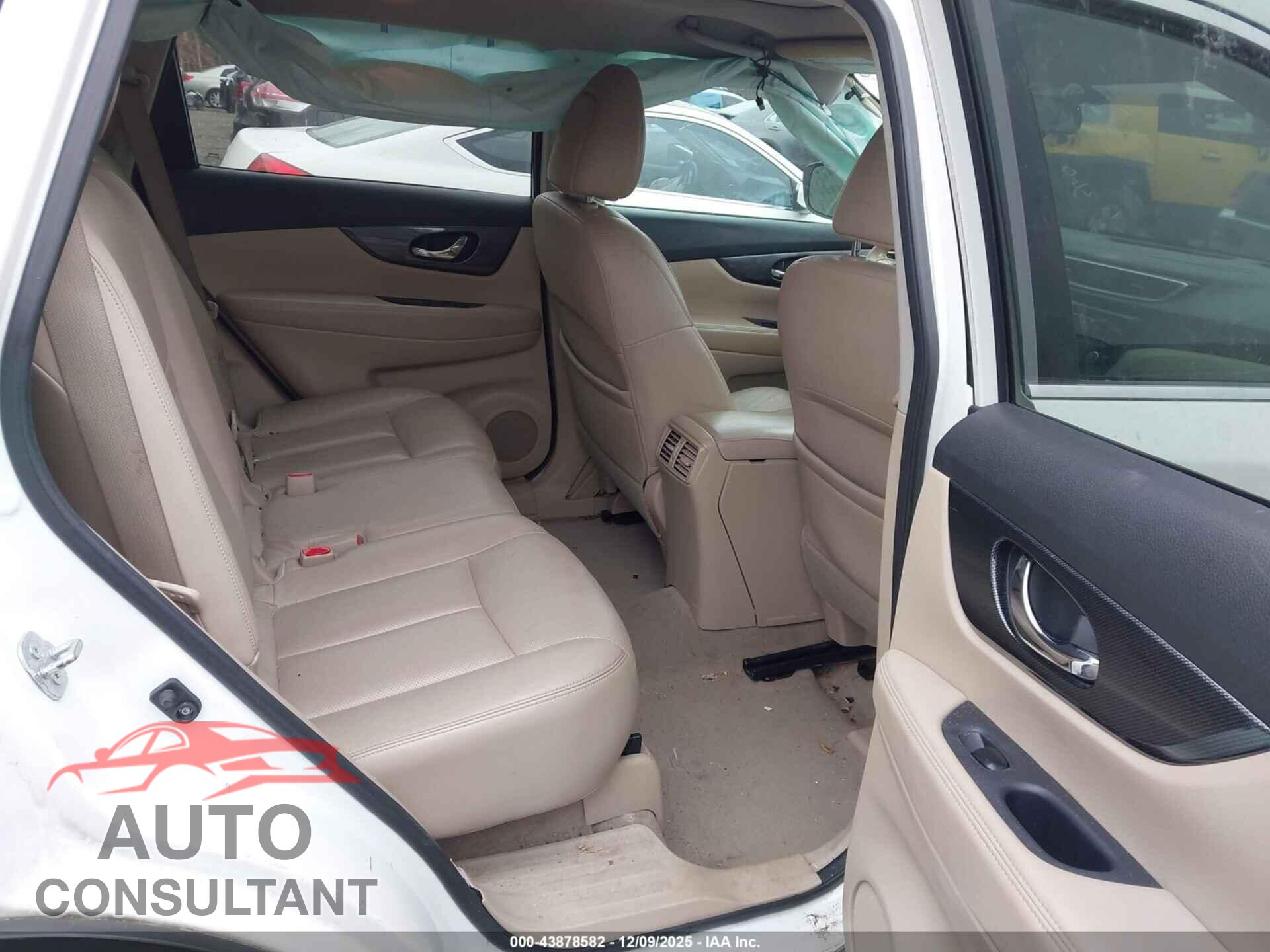 NISSAN ROGUE 2015 - 5N1AT2MV1FC760132
