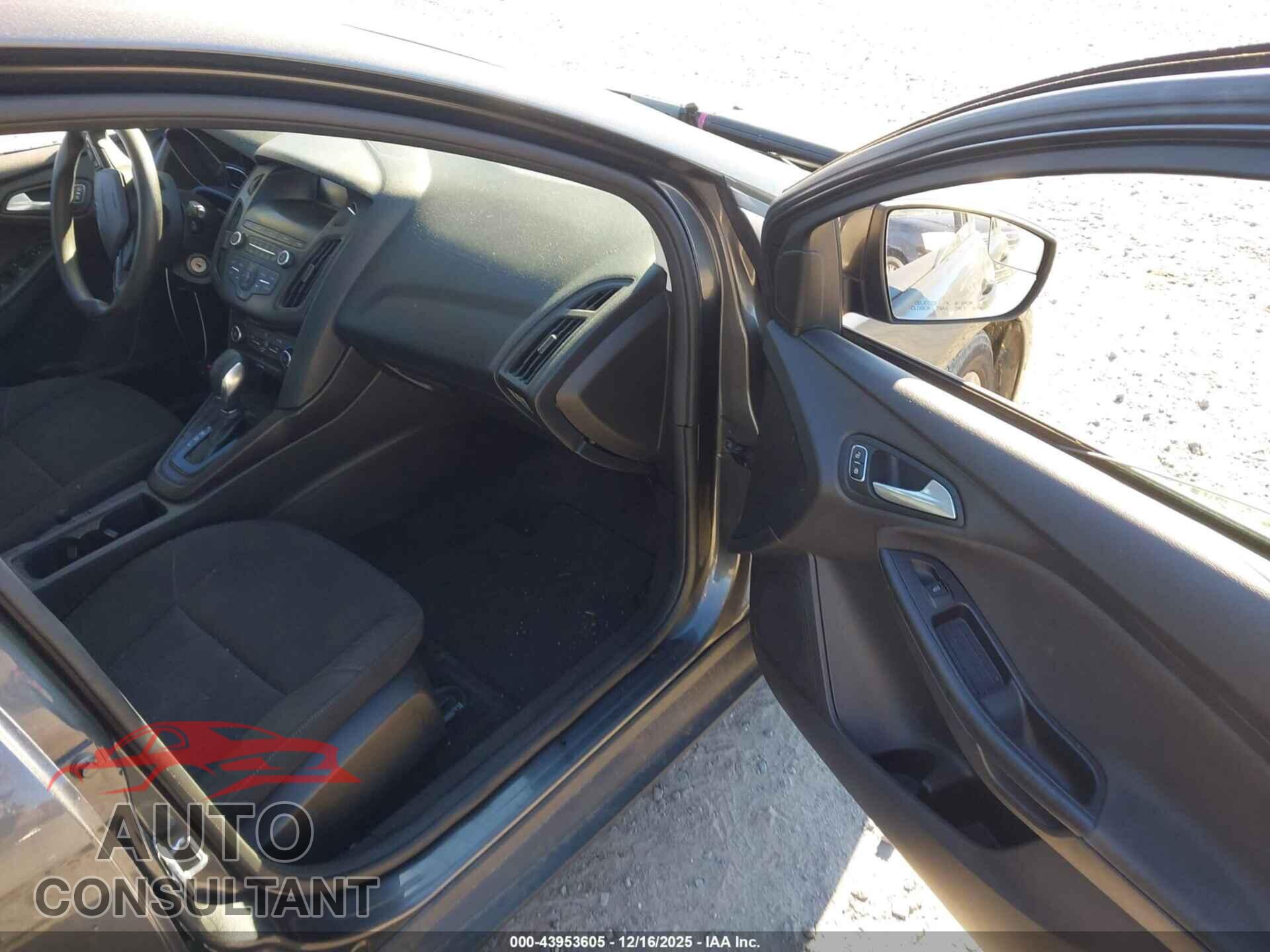 FORD FOCUS 2018 - 1FADP3K21JL279901