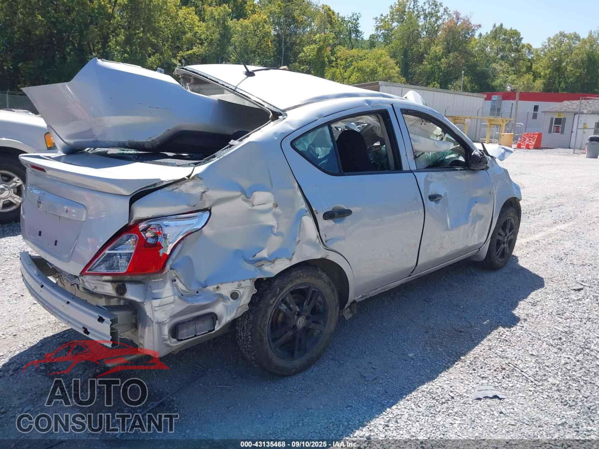 NISSAN VERSA 2019 - 3N1CN7AP3KL827275